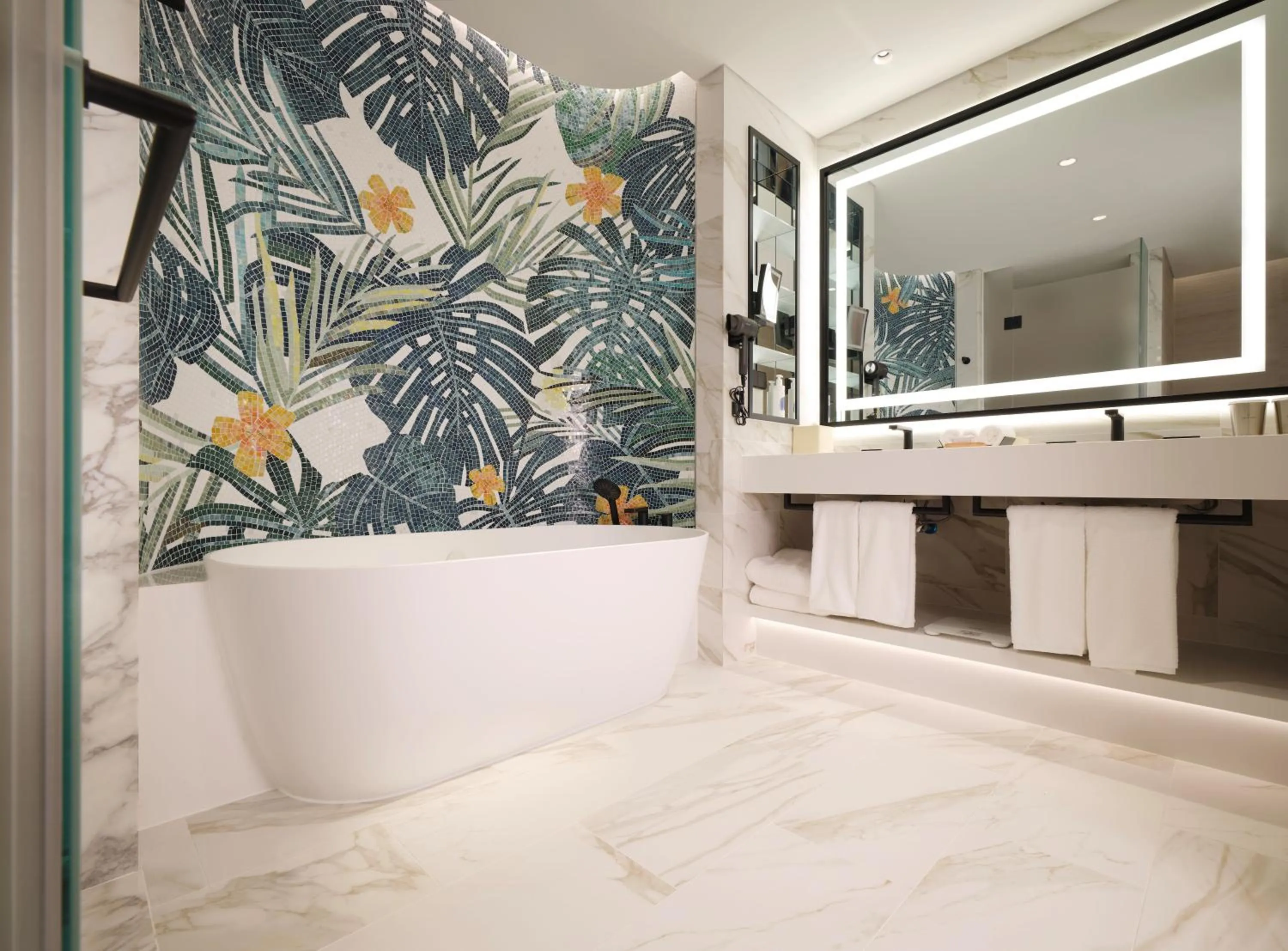 [Forest Tower] Lake Deluxe King with Wellness Club and Breakfast for 2 at Chef's Kitchen - 1st session in INSPIRE Entertainment Resort