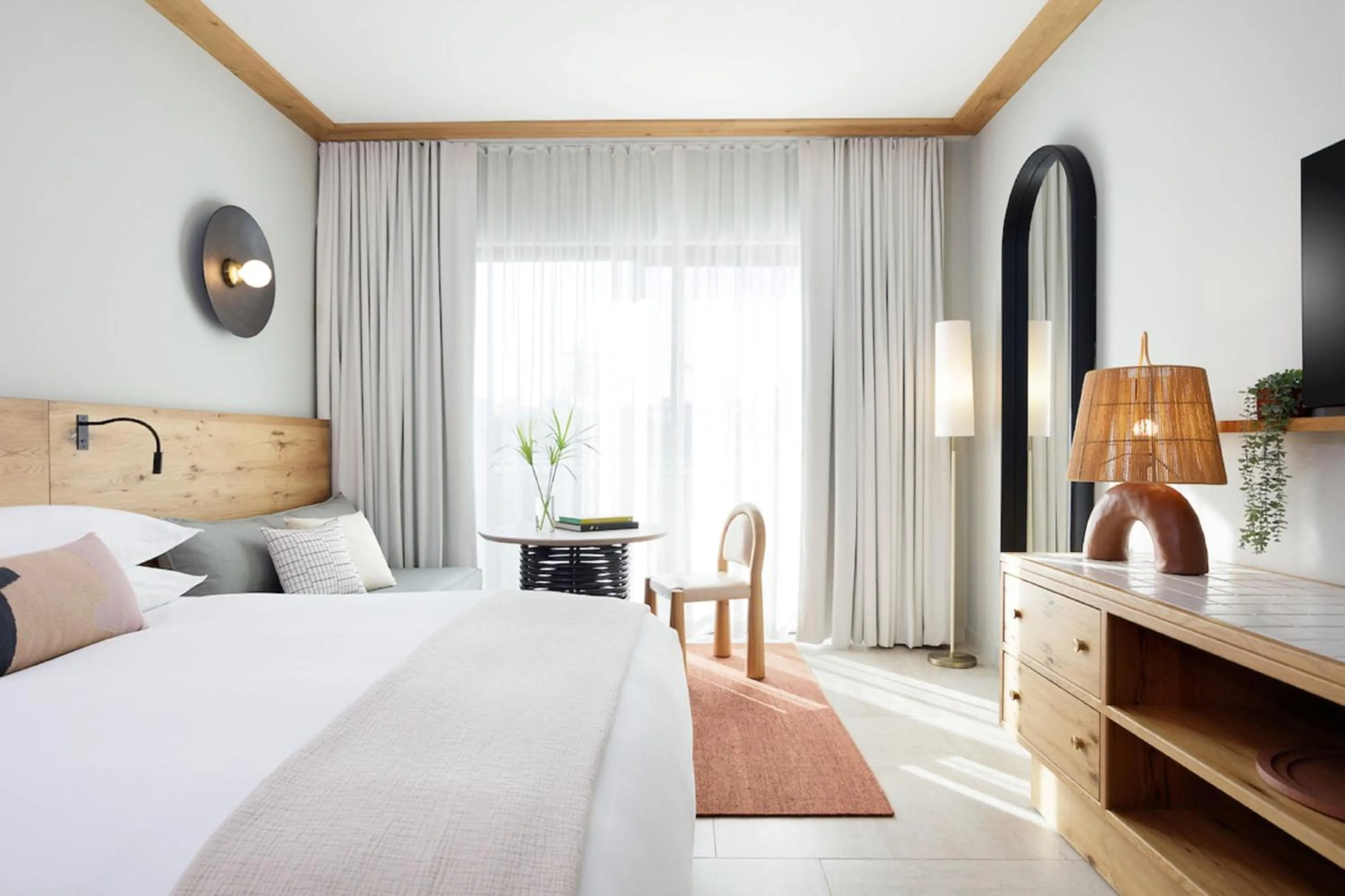 Standard Room in Hotel Indigo Grand Cayman by IHG