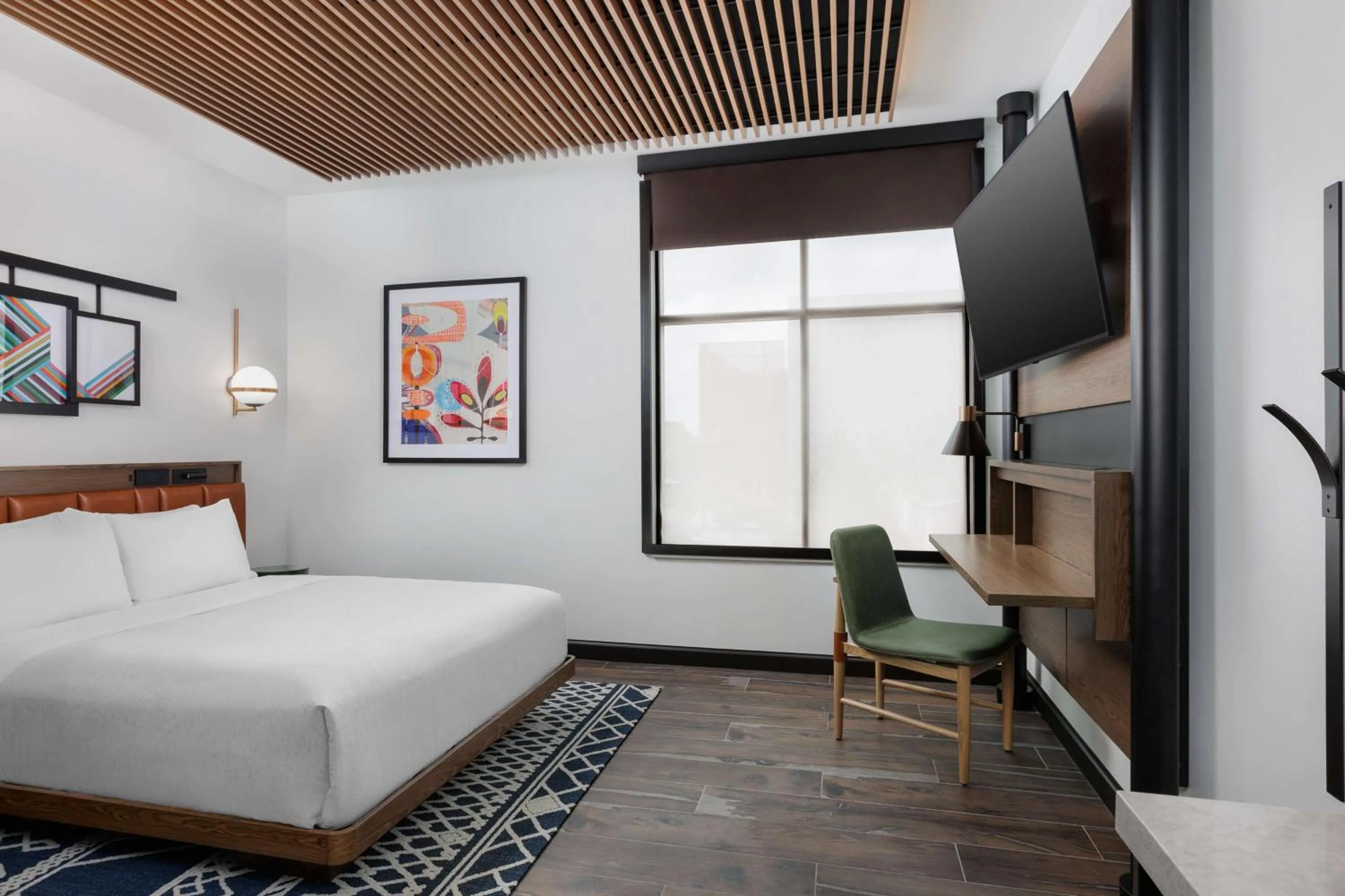 Compact Queen Room with Bath Tub - Mobility and Hearing Accessible in Motto By Hilton Bentonville Downtown