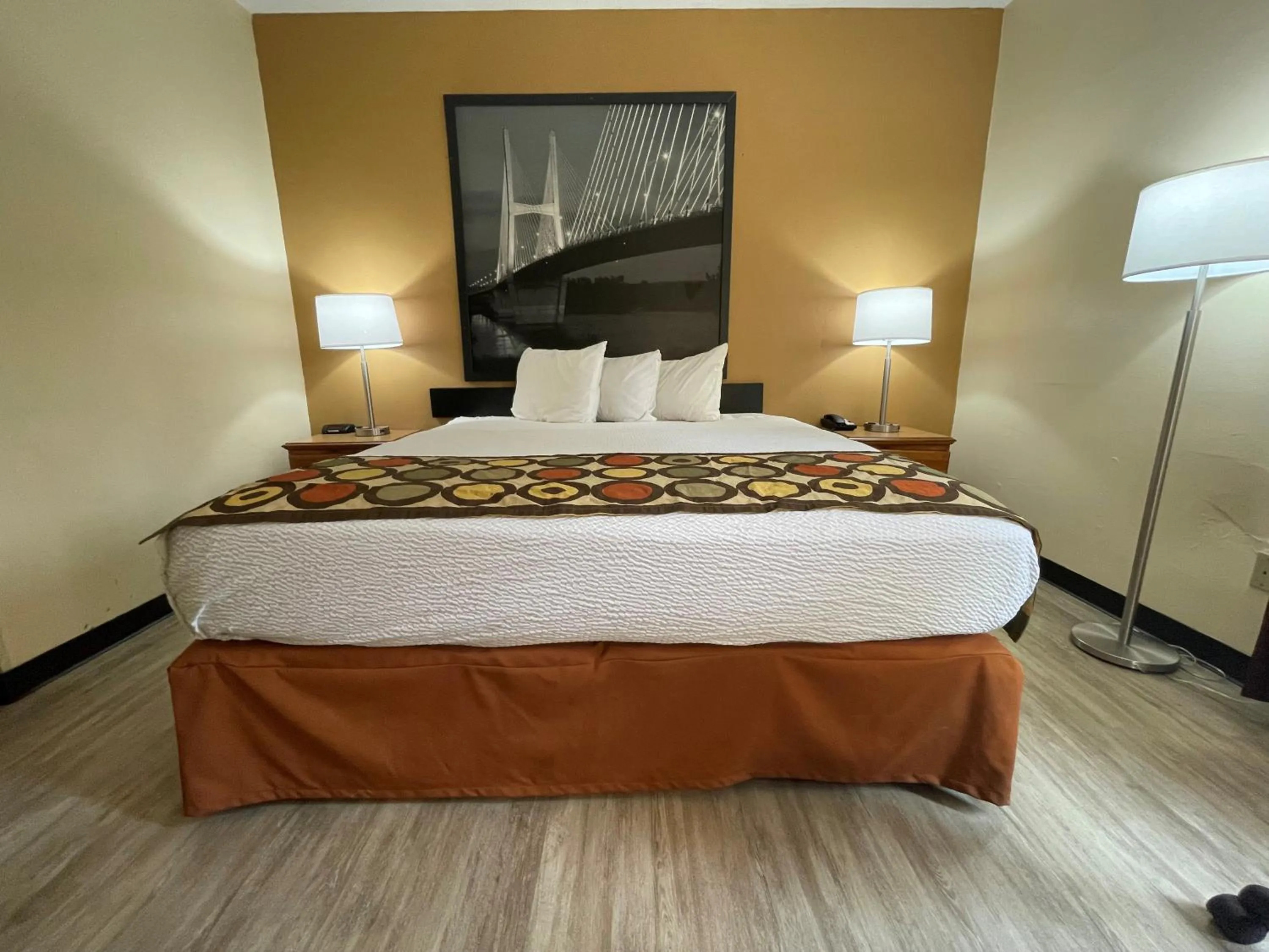 Queen Suite - Non-Smoking in Super 8 by Wyndham Pevely