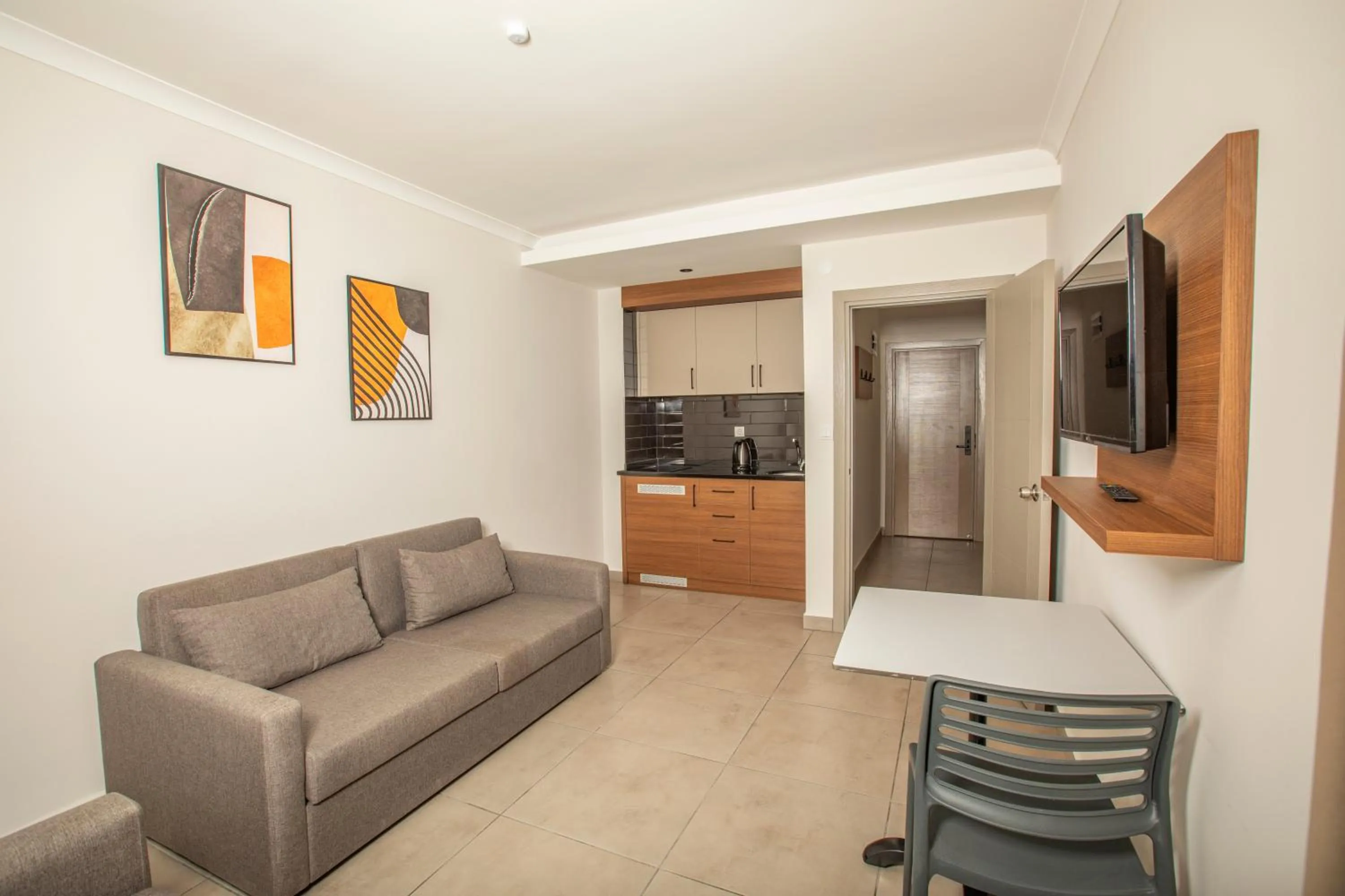 Family Suite (A/C included) in Perle Apart Hotel