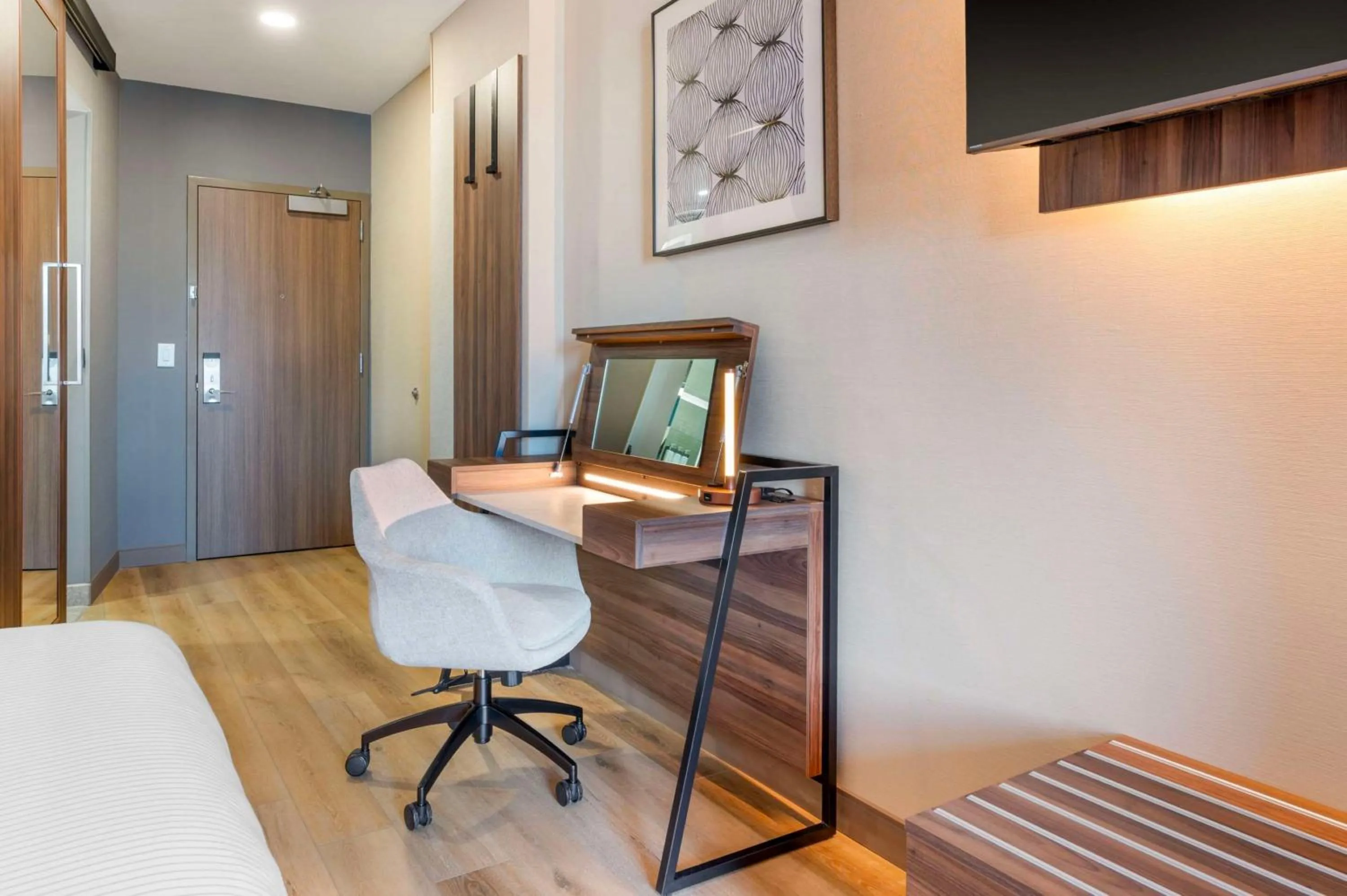 Queen Room with Two Queen Beds City View- Disability Access in Cambria Hotel Nashville Midtown