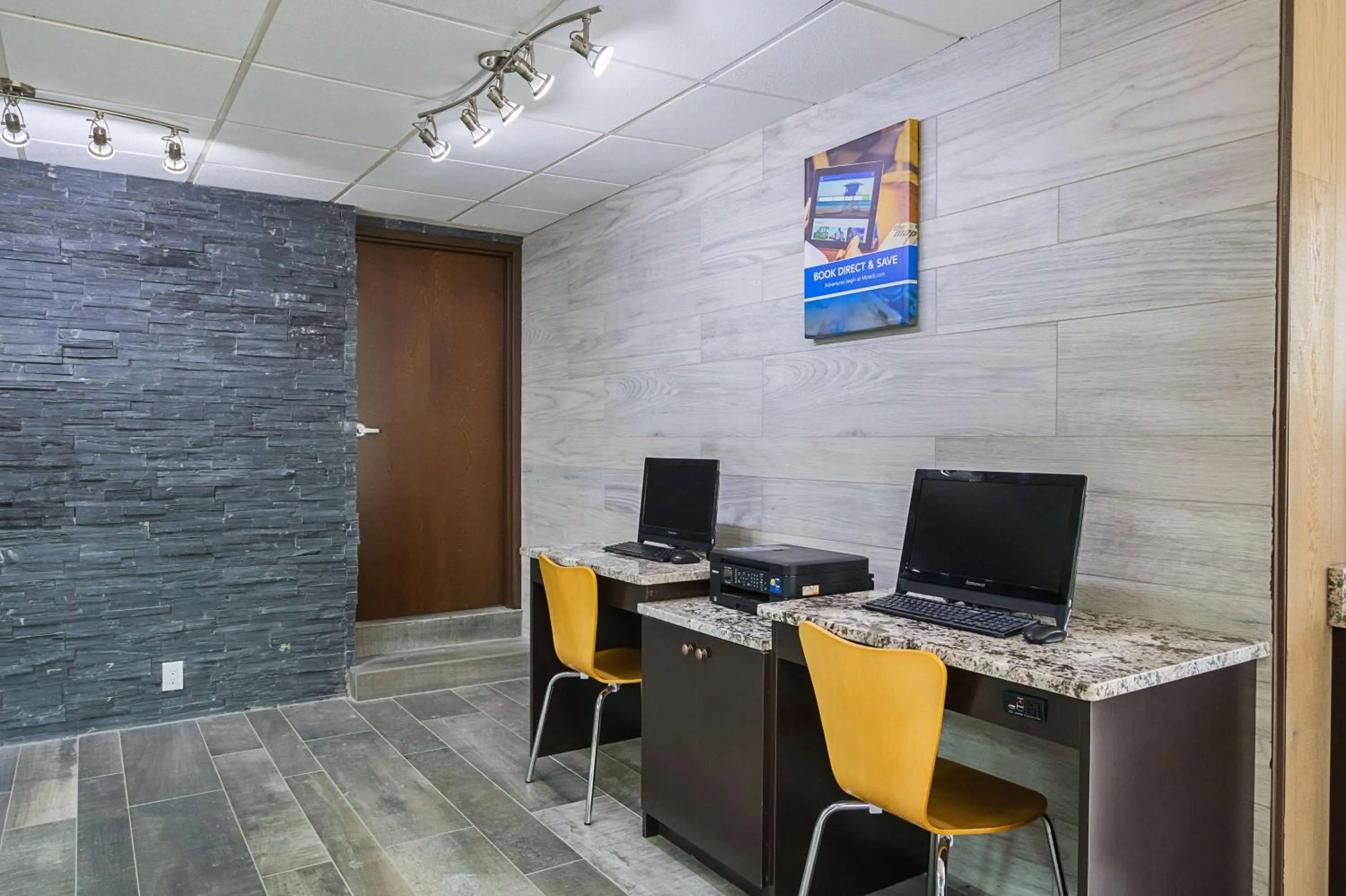 King Room - Disability Access - Non-Smoking in Motel 6-Savannah, GA - Midtown