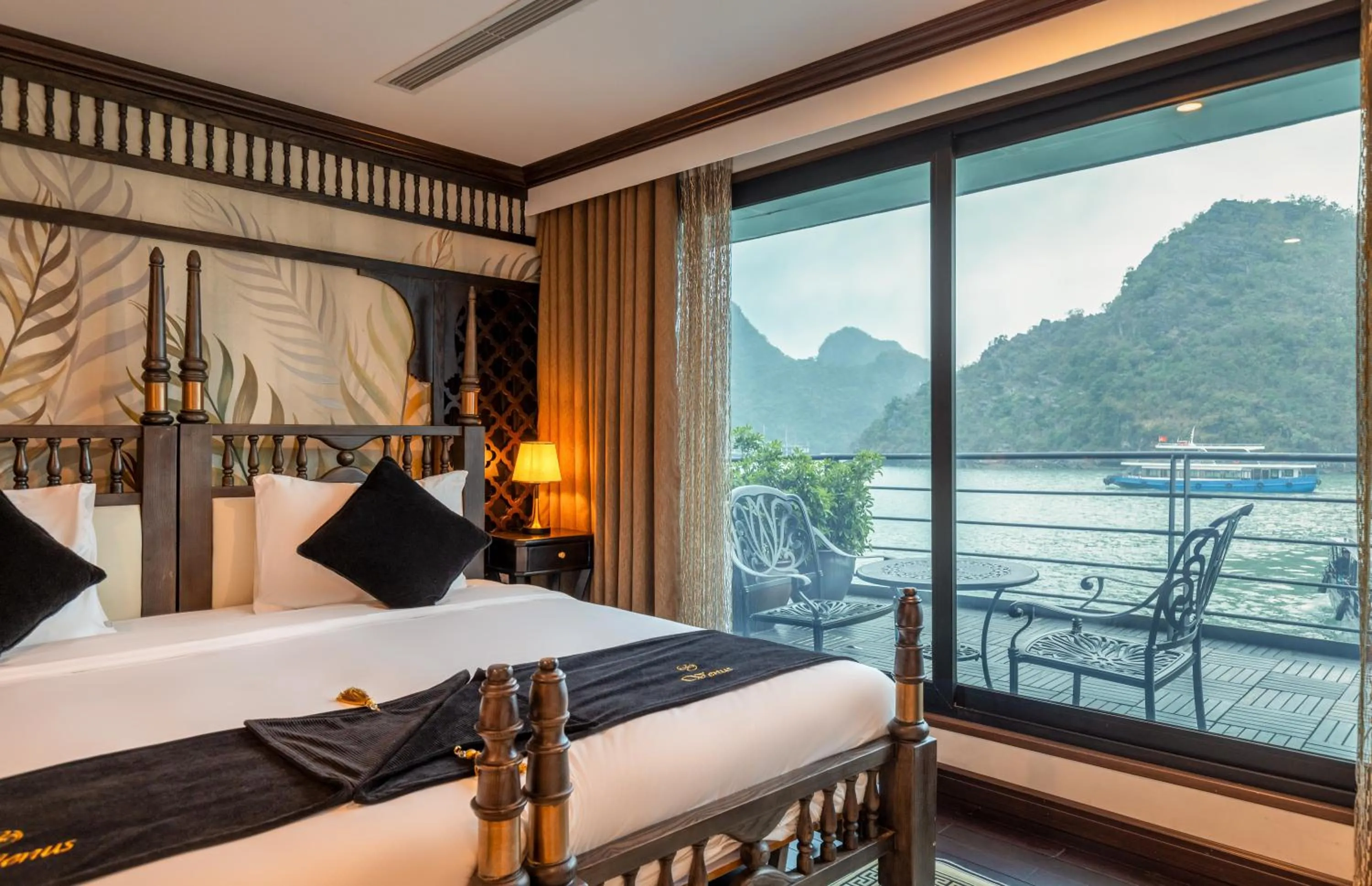 Junior Suite with Balcony and Sea View in Venus Cruises Halong Bay by Venus Group