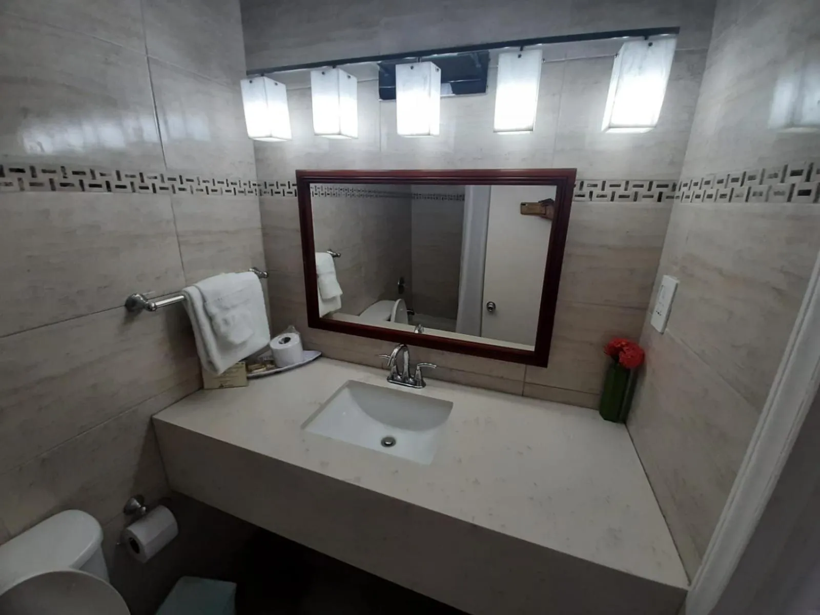 King Room with Pool View in Sunset Shores Beach Hotel