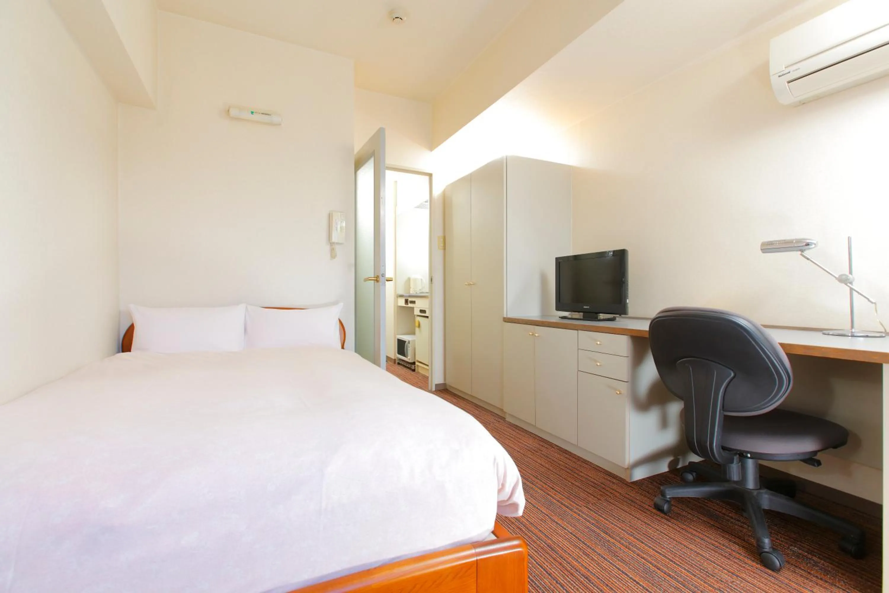 Standard Semi Double - House Keeping is Optional with Additional Cost - Non-Smoking (1 adult)  in FLEXSTAY INN Shinurayasu