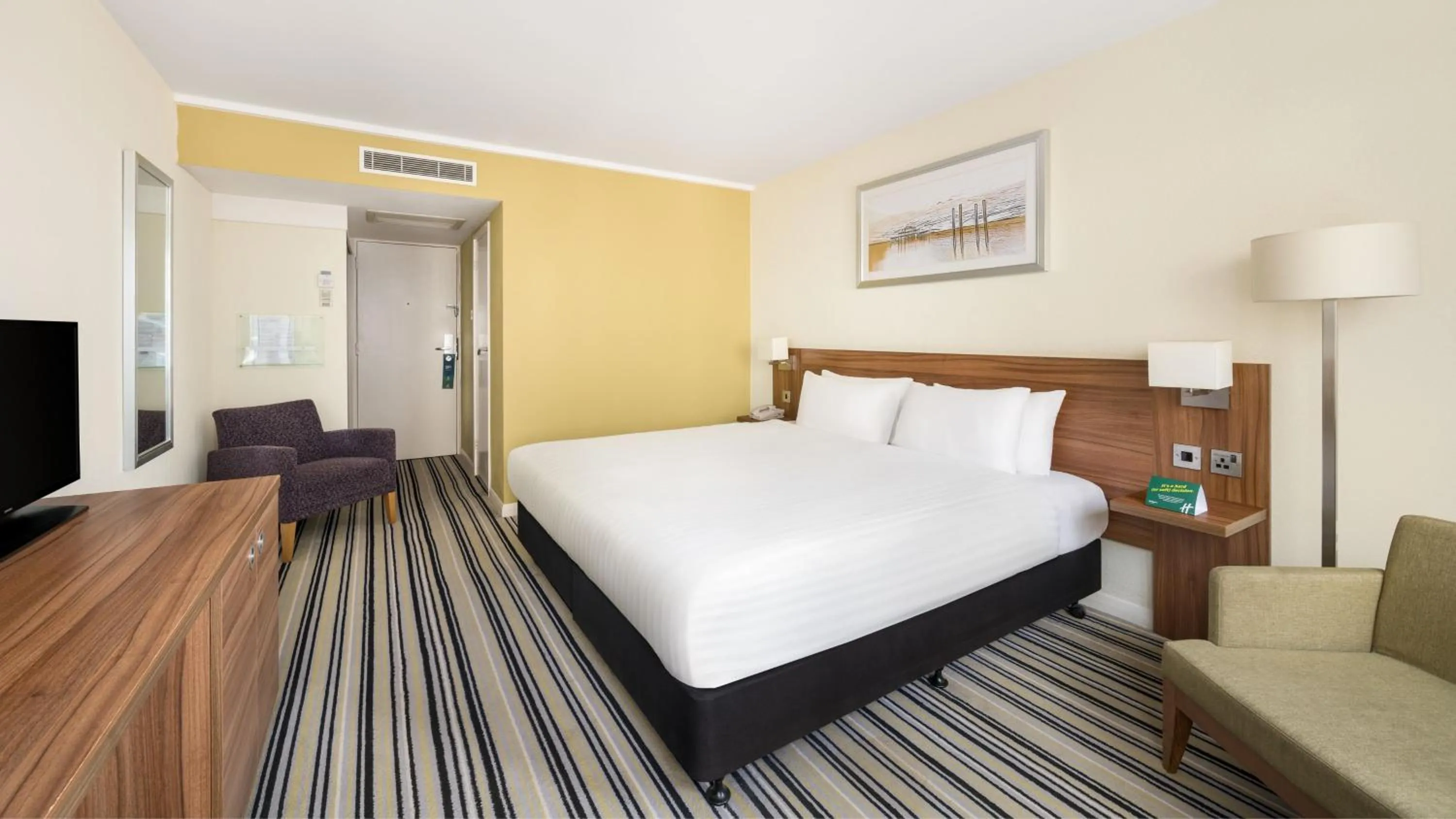 Standard King Room in Holiday Inn Brighton Seafront by IHG