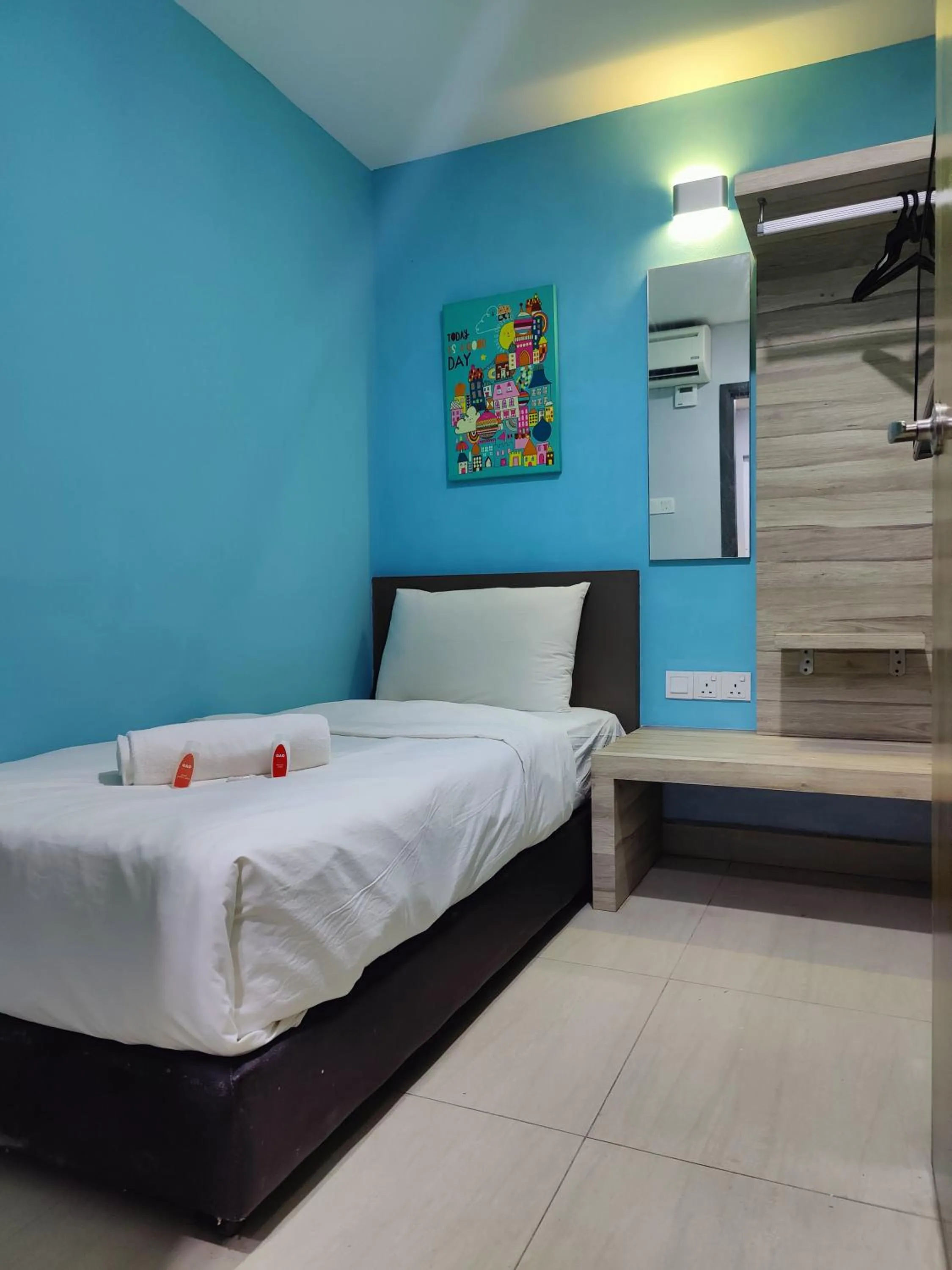 Single Room with Shared Bathroom in Hotel O Link Suite