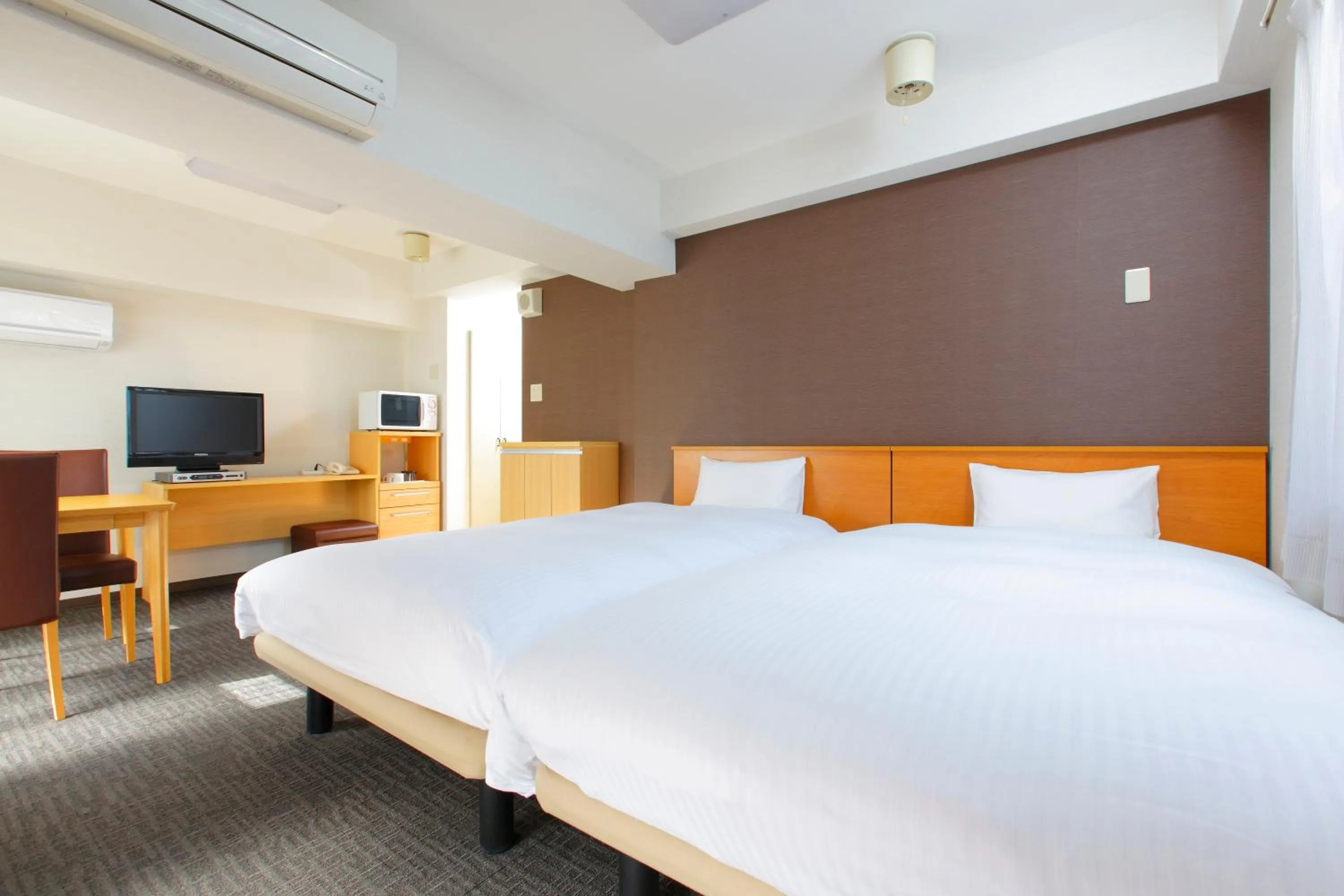 Twin Room - House Keeping is Optional with Additional Cost - Smoking in FLEXSTAY INN Shirogane