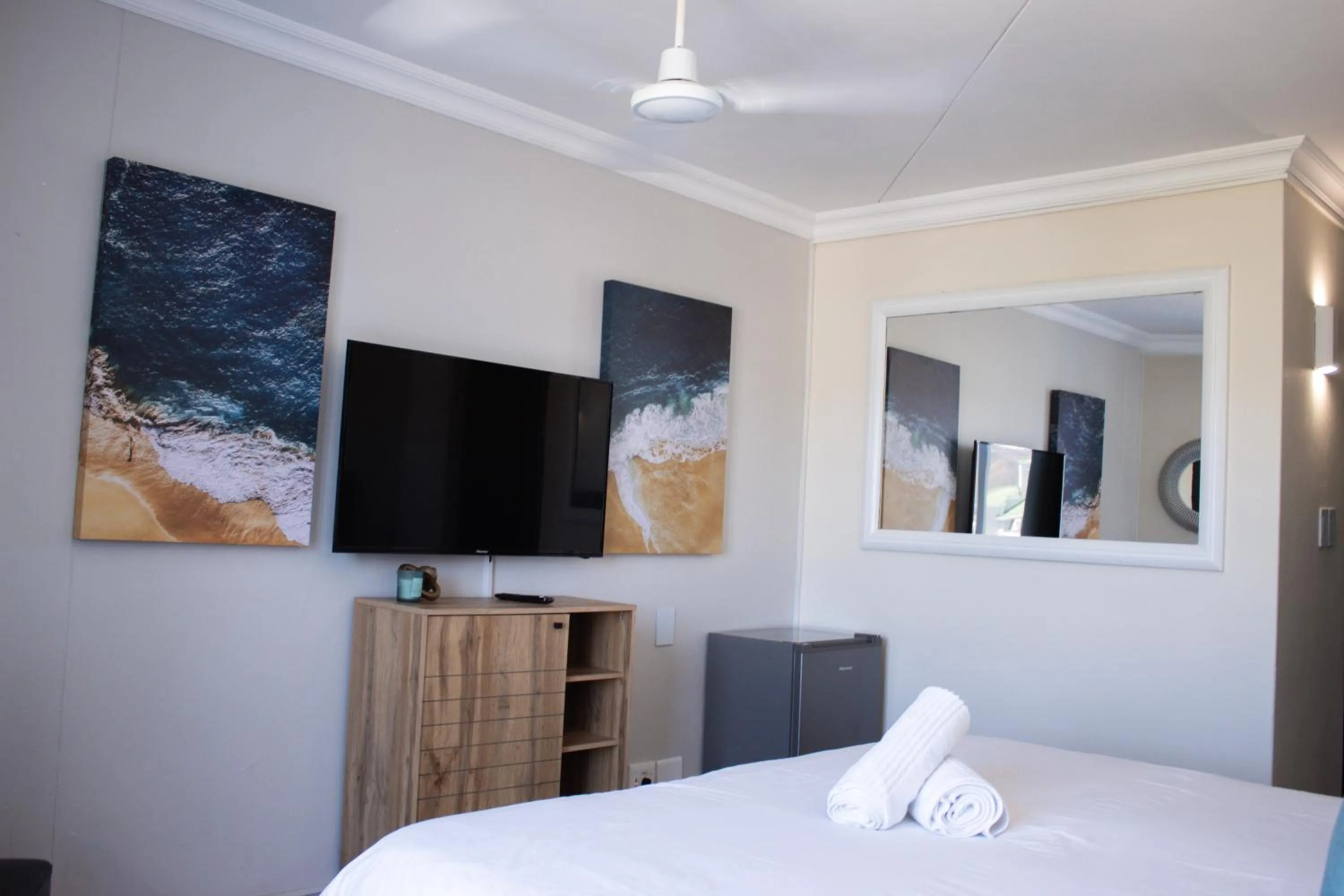 Standard Mountain Facing Room in Ocean Breeze Hotel