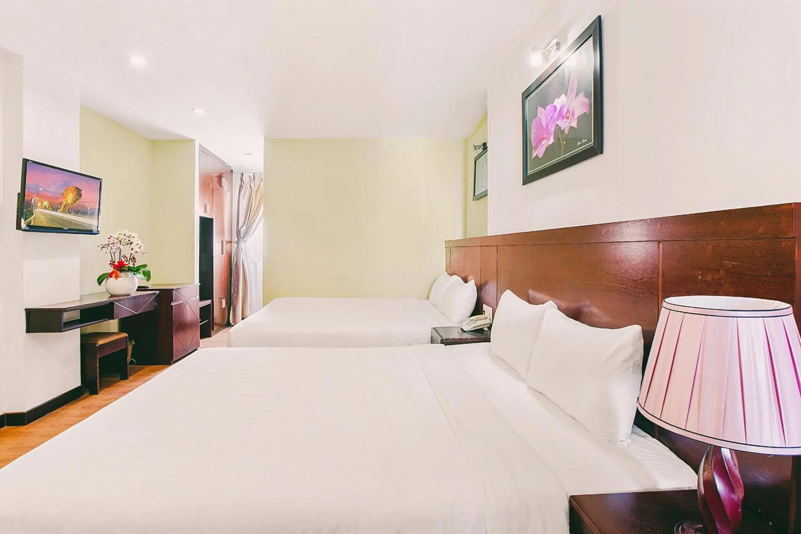 Standard Queen Room with Two Queen Beds in Dragon Sea Hotel