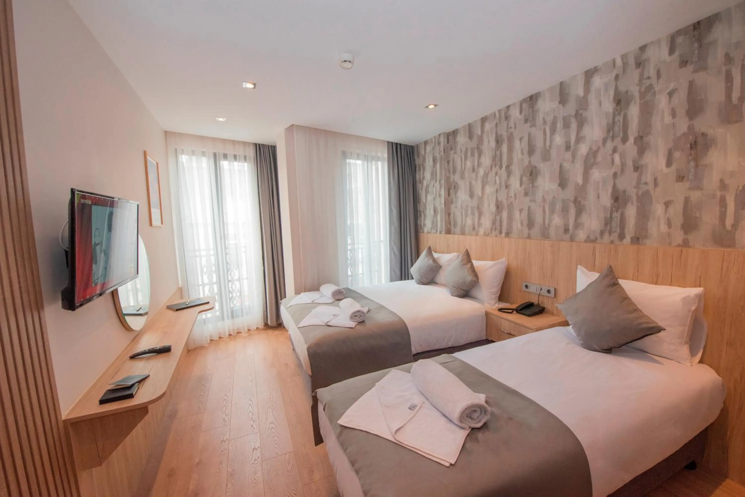 Superior Triple Room in Mahya Hotel