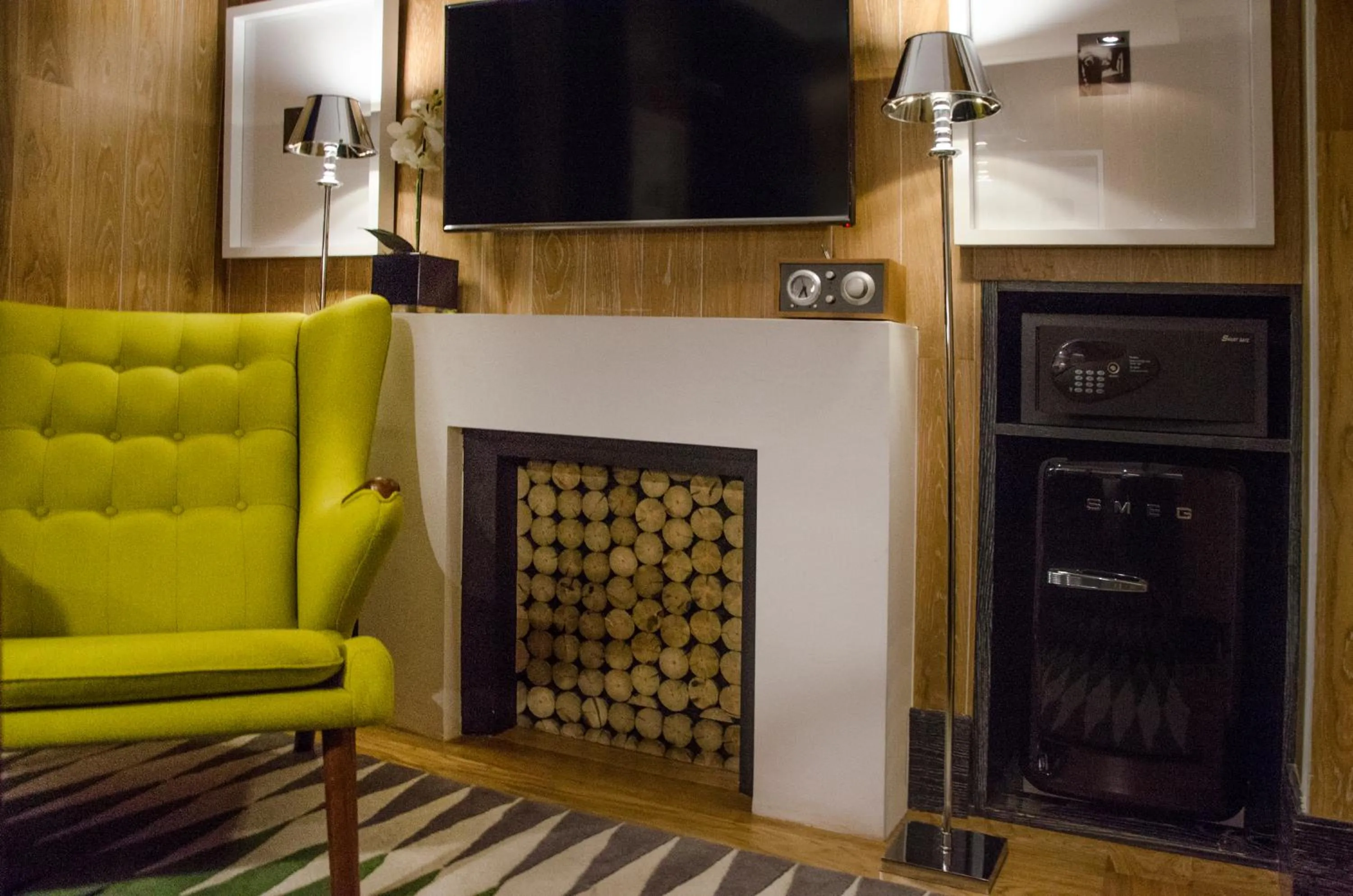 Interior Double Room in Browns Central Hotel