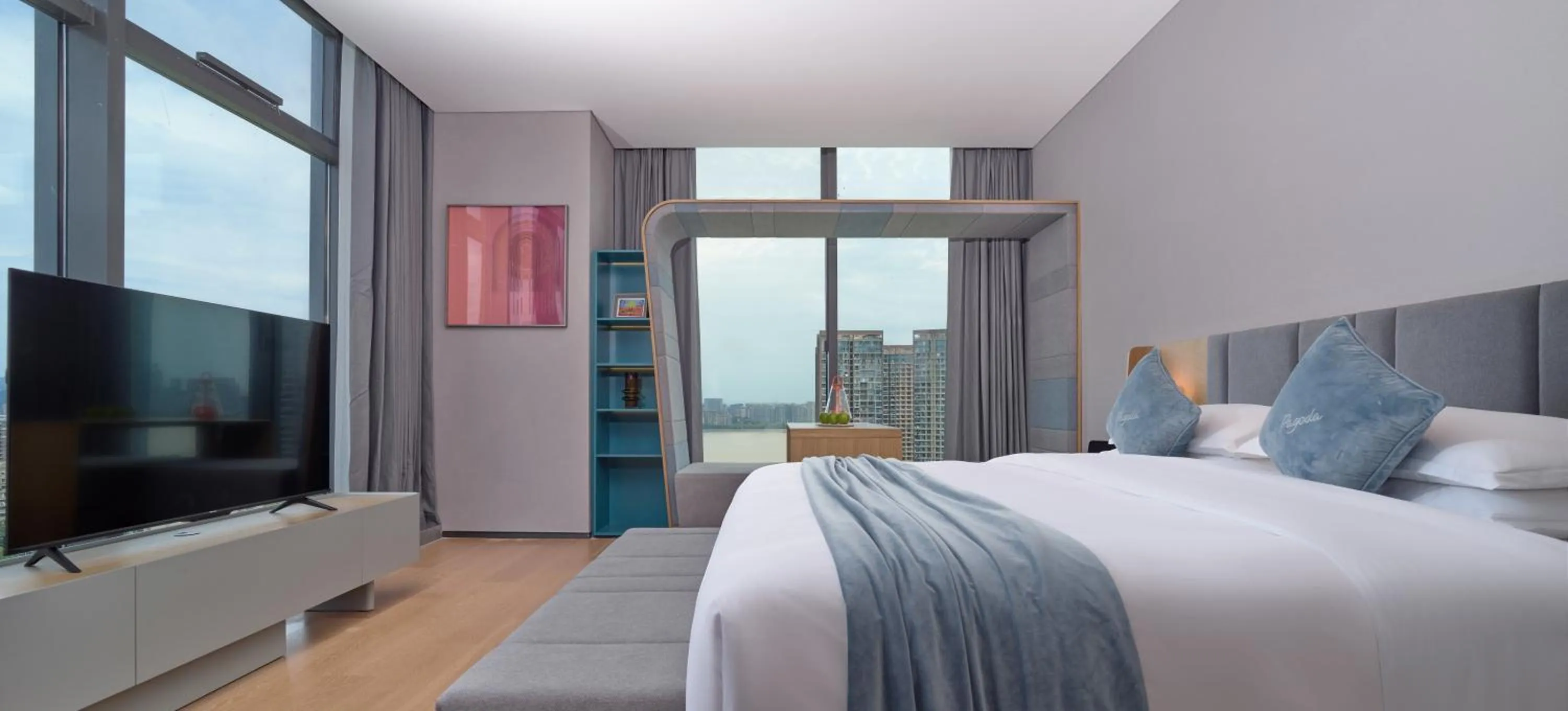 Executive Queen Room, River-View in Pagoda Hotel Hangzhou Binjiang