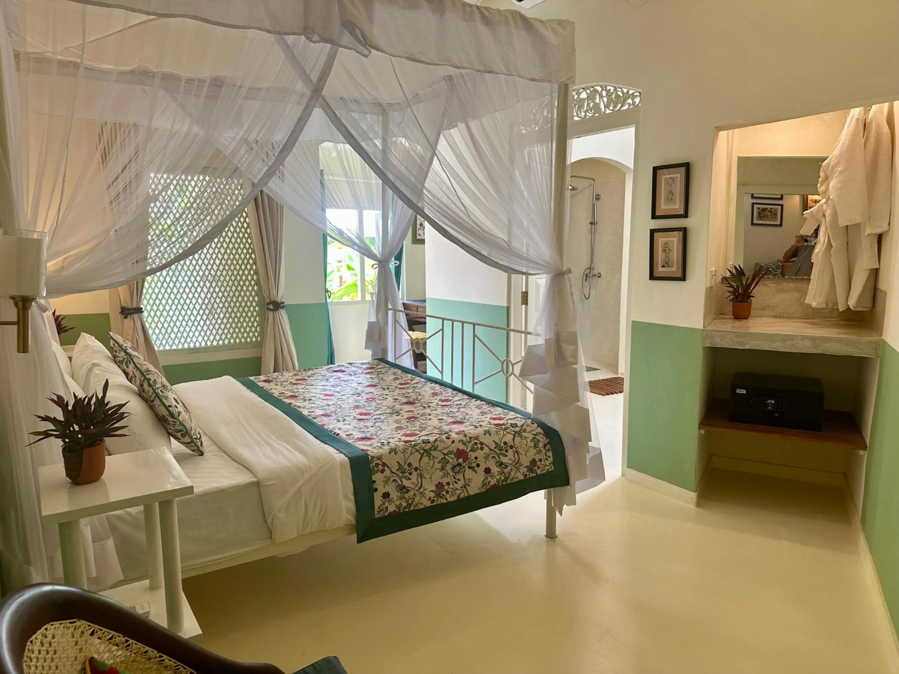 Queen Room with Garden View in The Sun House