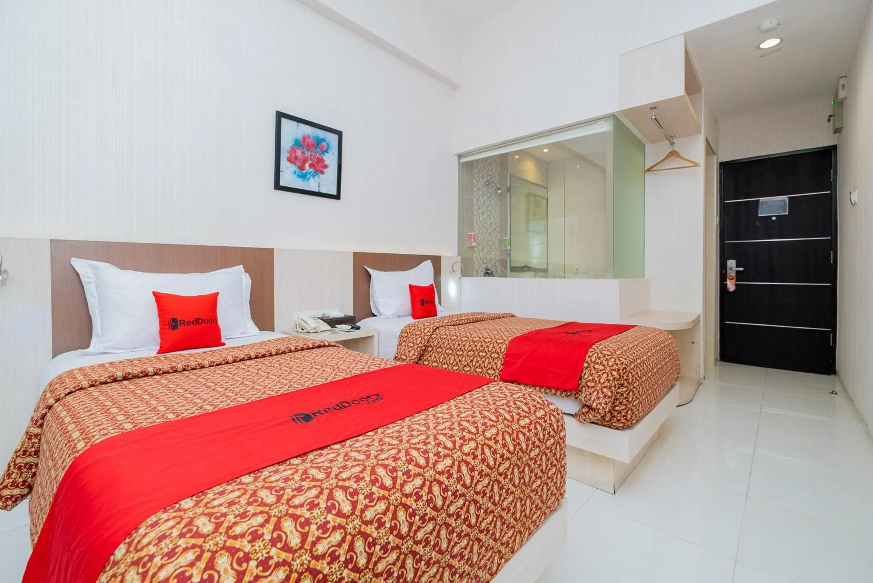 Standard Twin Room in RedDoorz Premium @ Jalan Veteran Bojonegoro