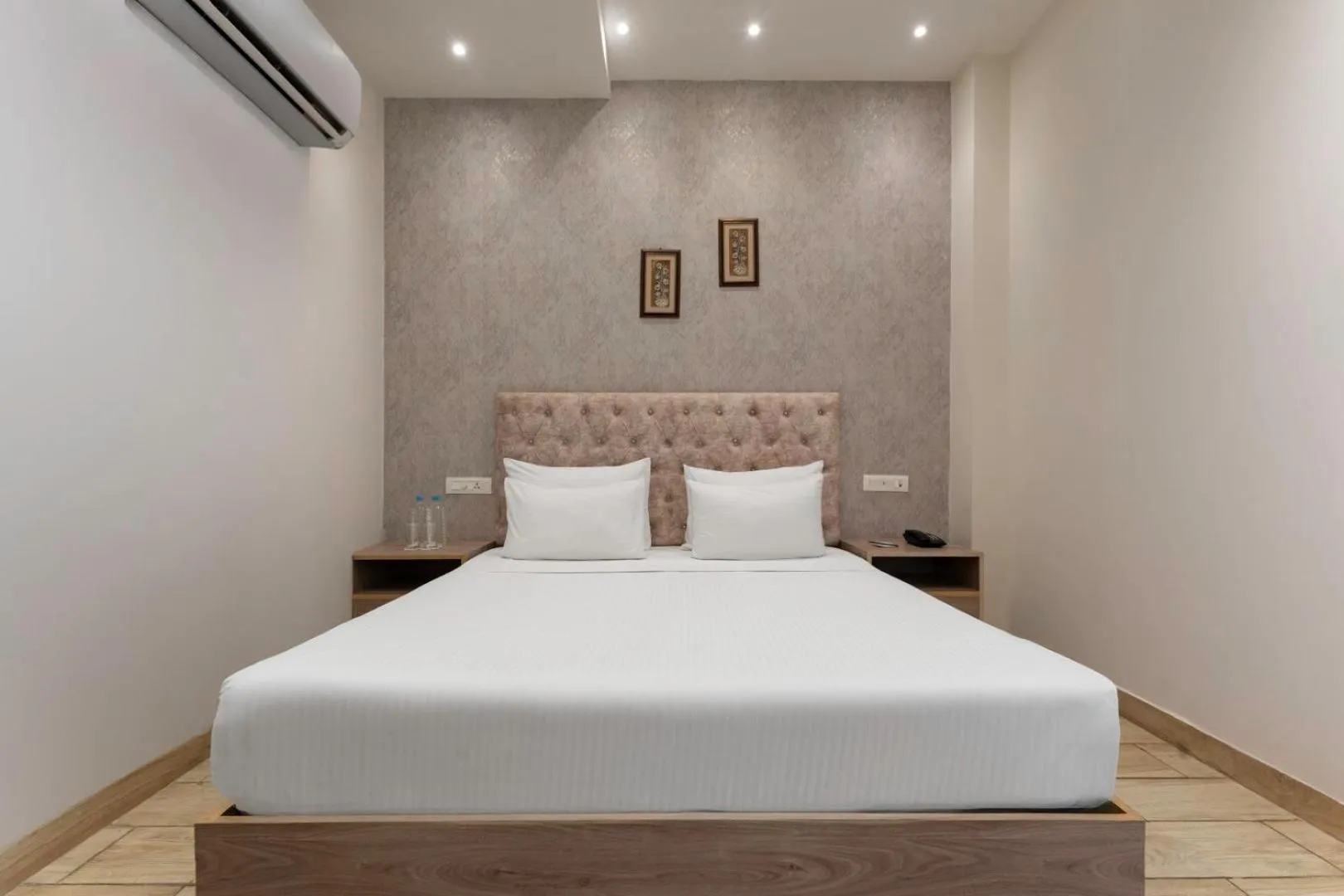 Deluxe Room  in SPT Clarks Inn Suite, Mandi