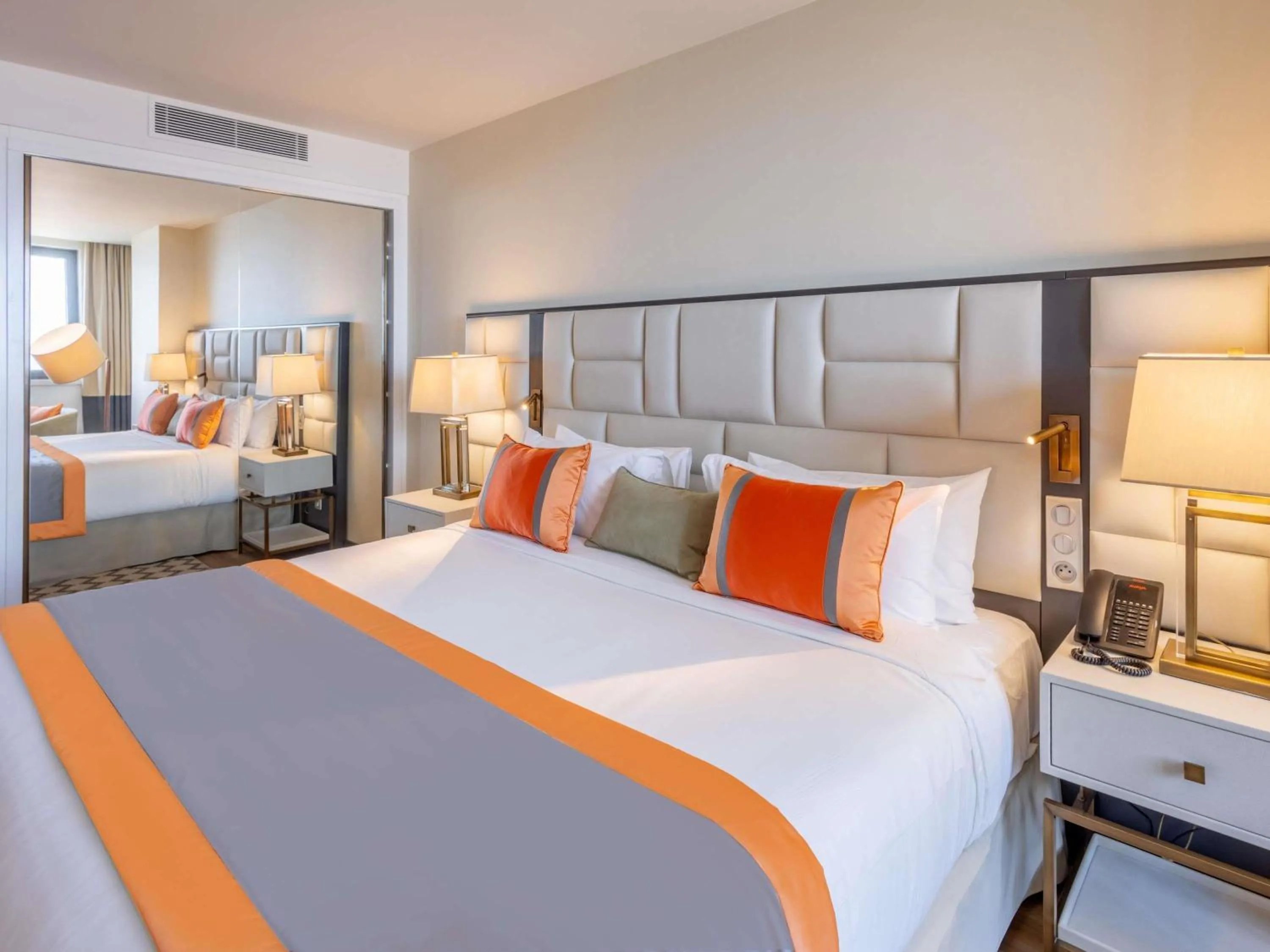 Junior King Suite with Sofa Bed and Ocean View in Mercure Alger Palais Des Congres