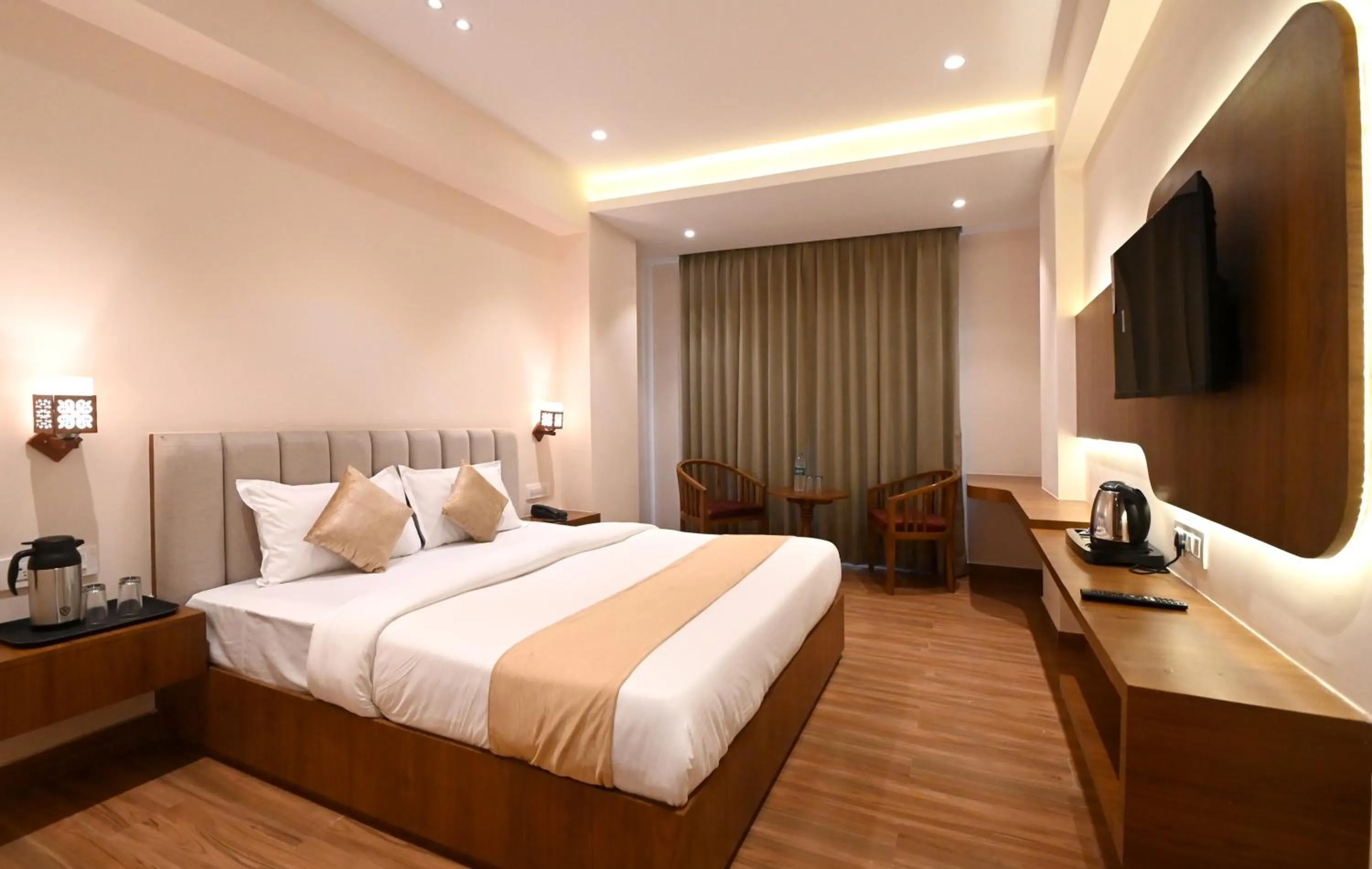 Suite with City View in Hotel Blue Sapphire