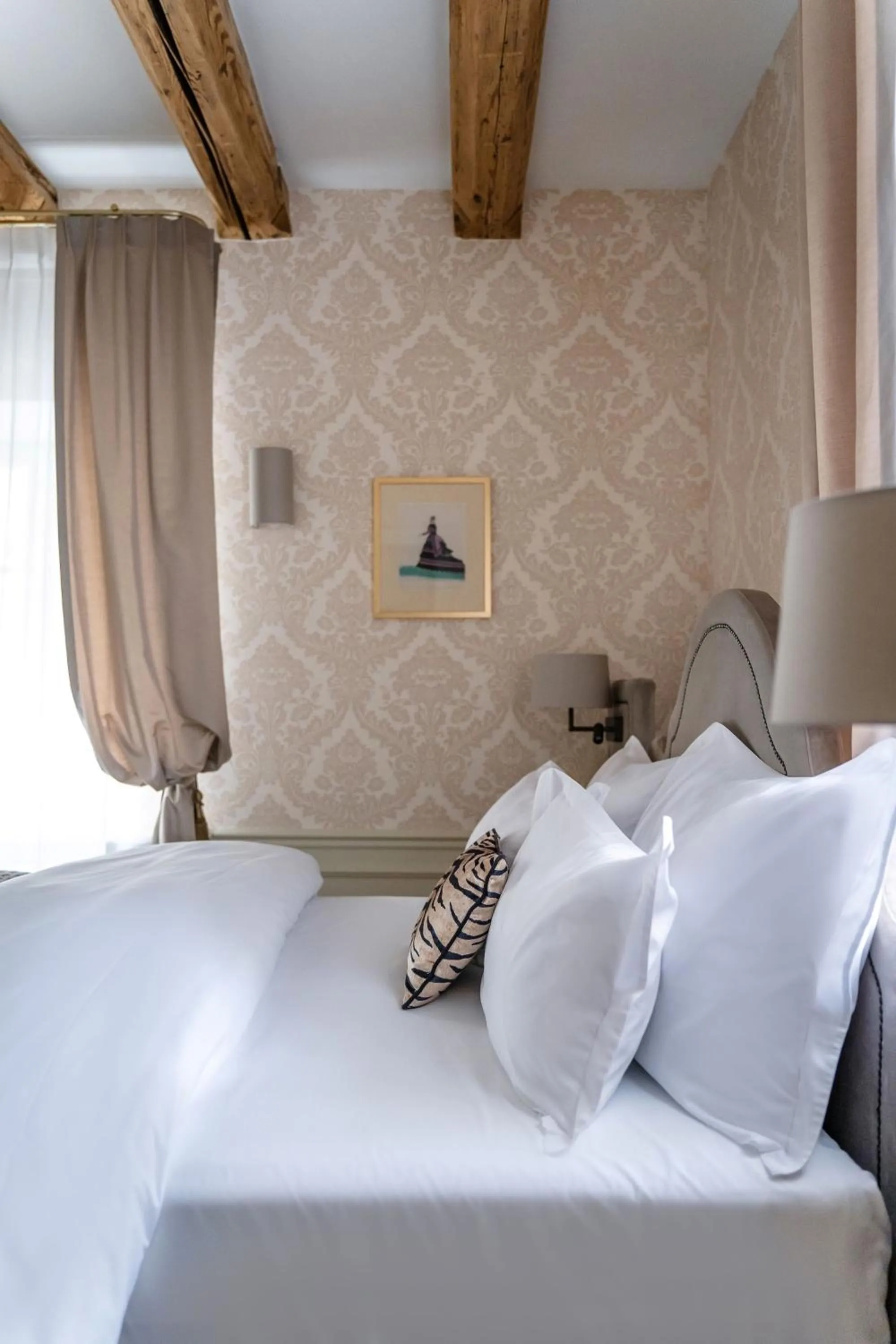 Economy Double Room in Hotel Unicus Palace Old Town - Destigo Hotels