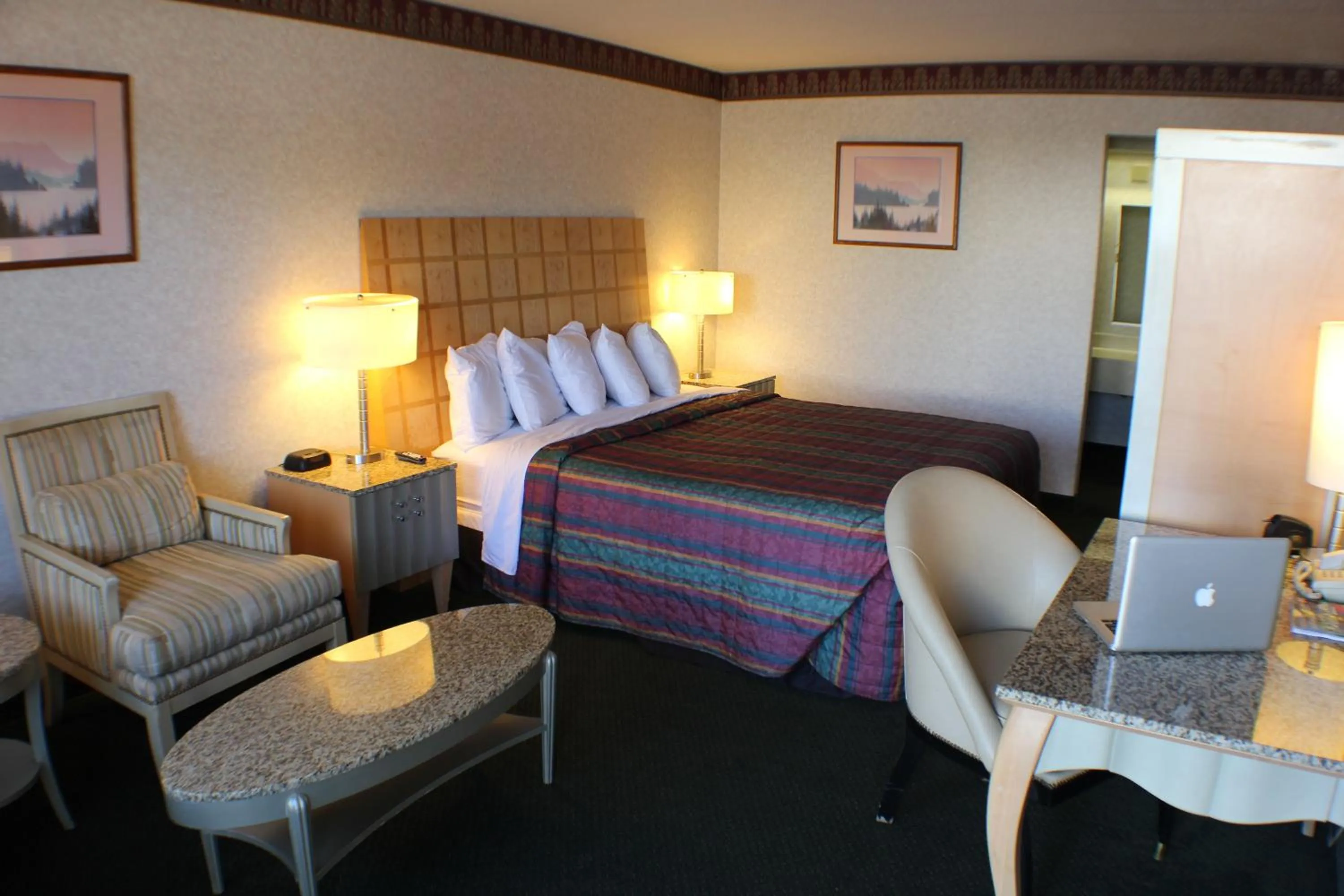 King Room - Disability Access/Non-Smoking in Days Inn by Wyndham Greeneville