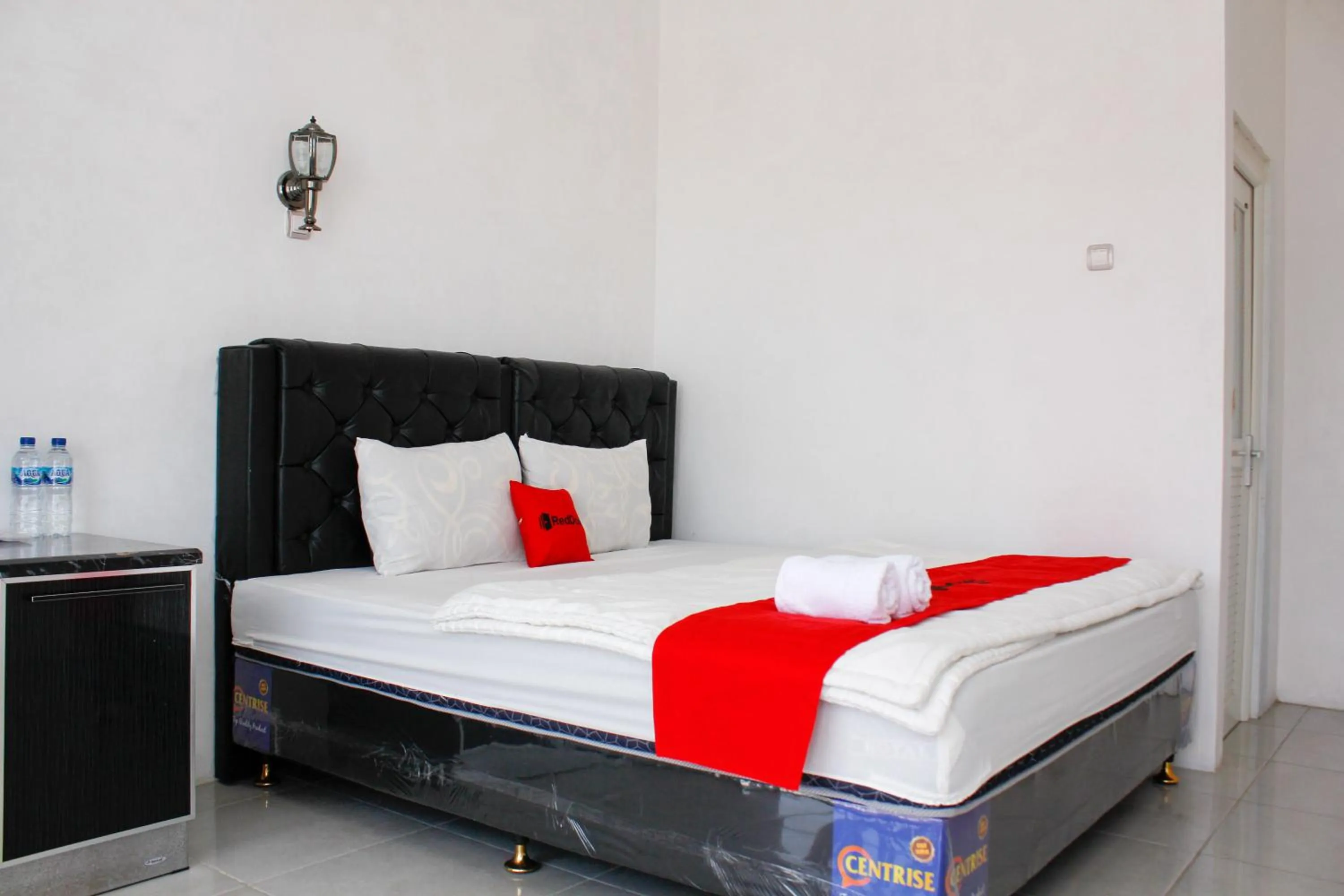 Deluxe Double Room in RedDoorz Syariah near Kawasan Wisata Gunung Prau Dieng