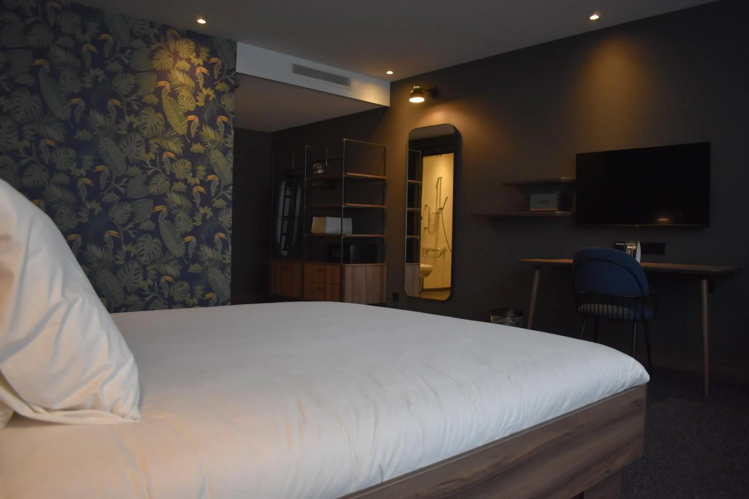 Superior King Room - Disability Access in Van der Valk Hotel Eindhoven