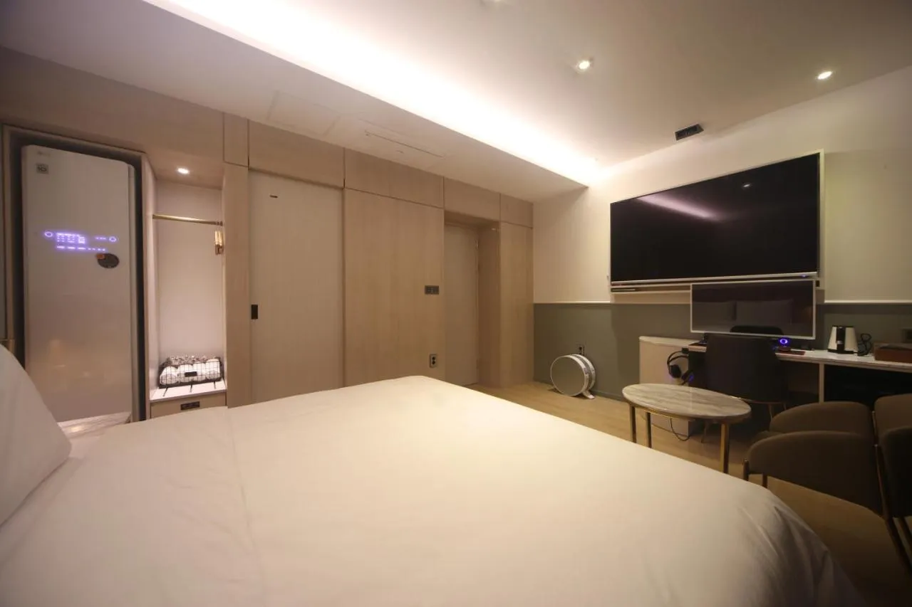 Standard Double Room in H Avenue Hotel Minam