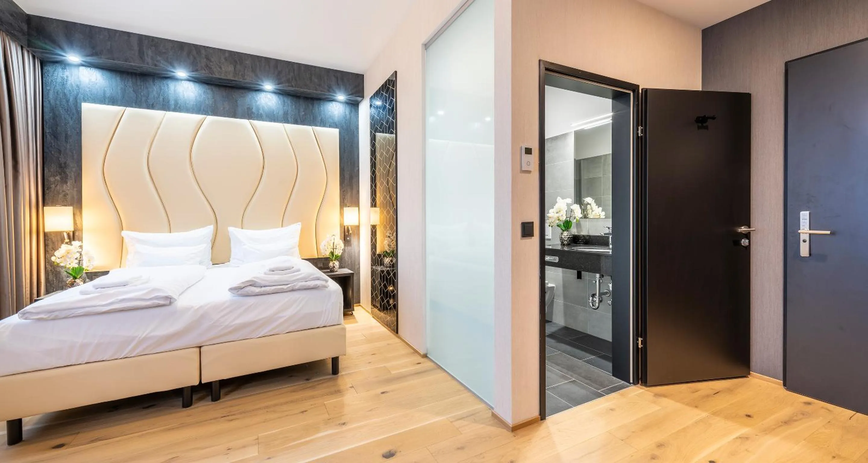 Double Suite with Sofa Bed in PLAZA INN Wiener Neustadt, BW Signature Collection