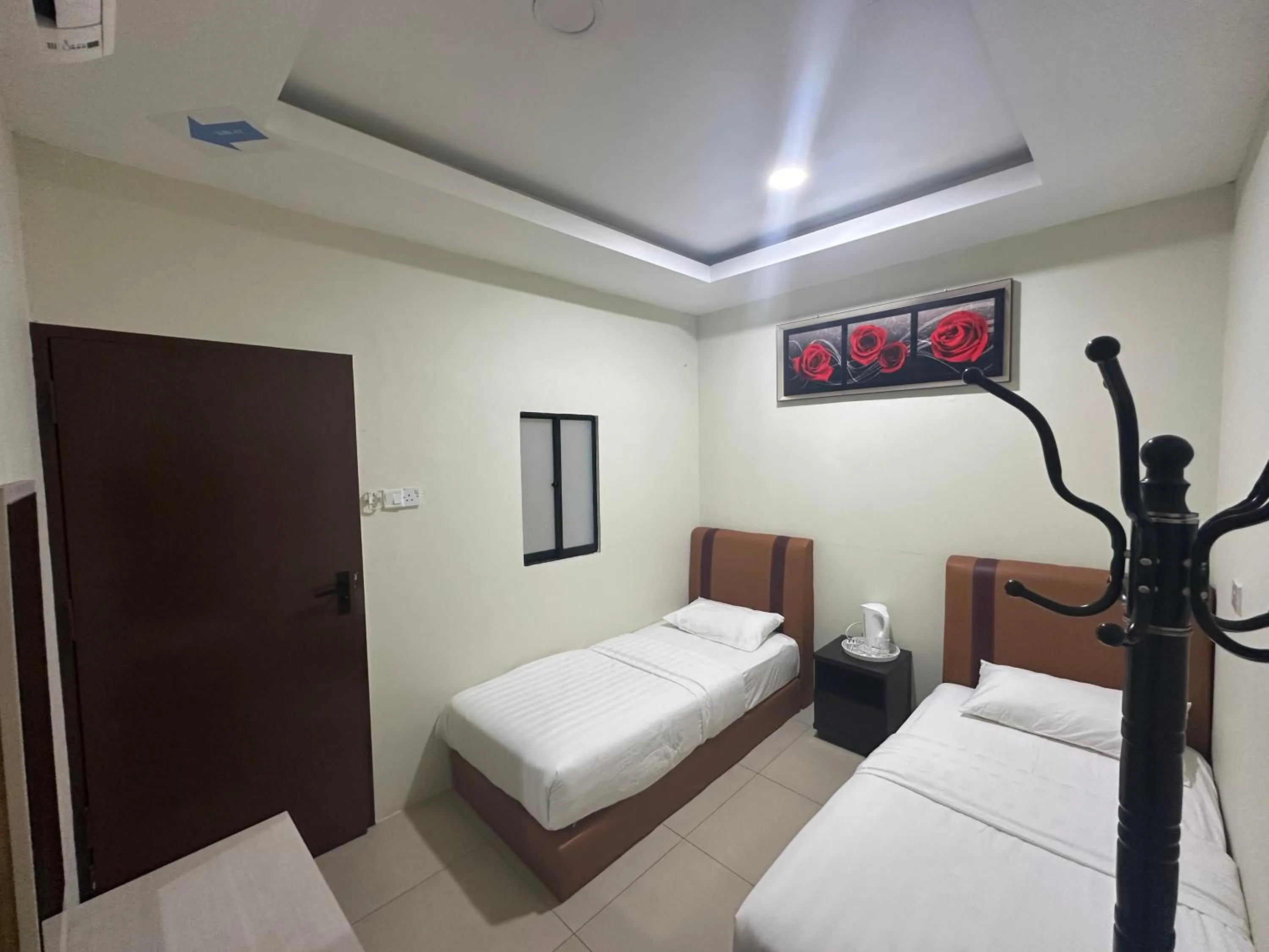Twin Room - single occupancy in Grand Line Hotel Semporna