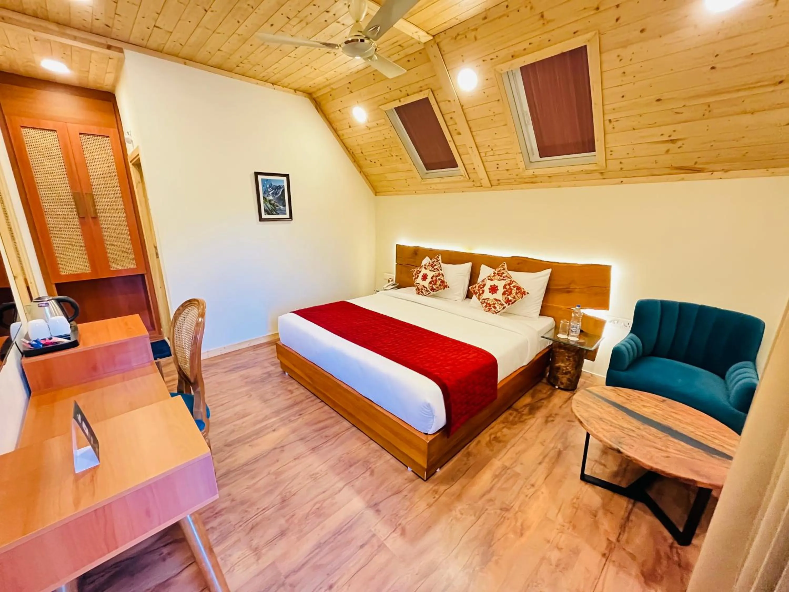 Deluxe Double Room in Samsara Luxury Cottages & Spa, Chail Hills