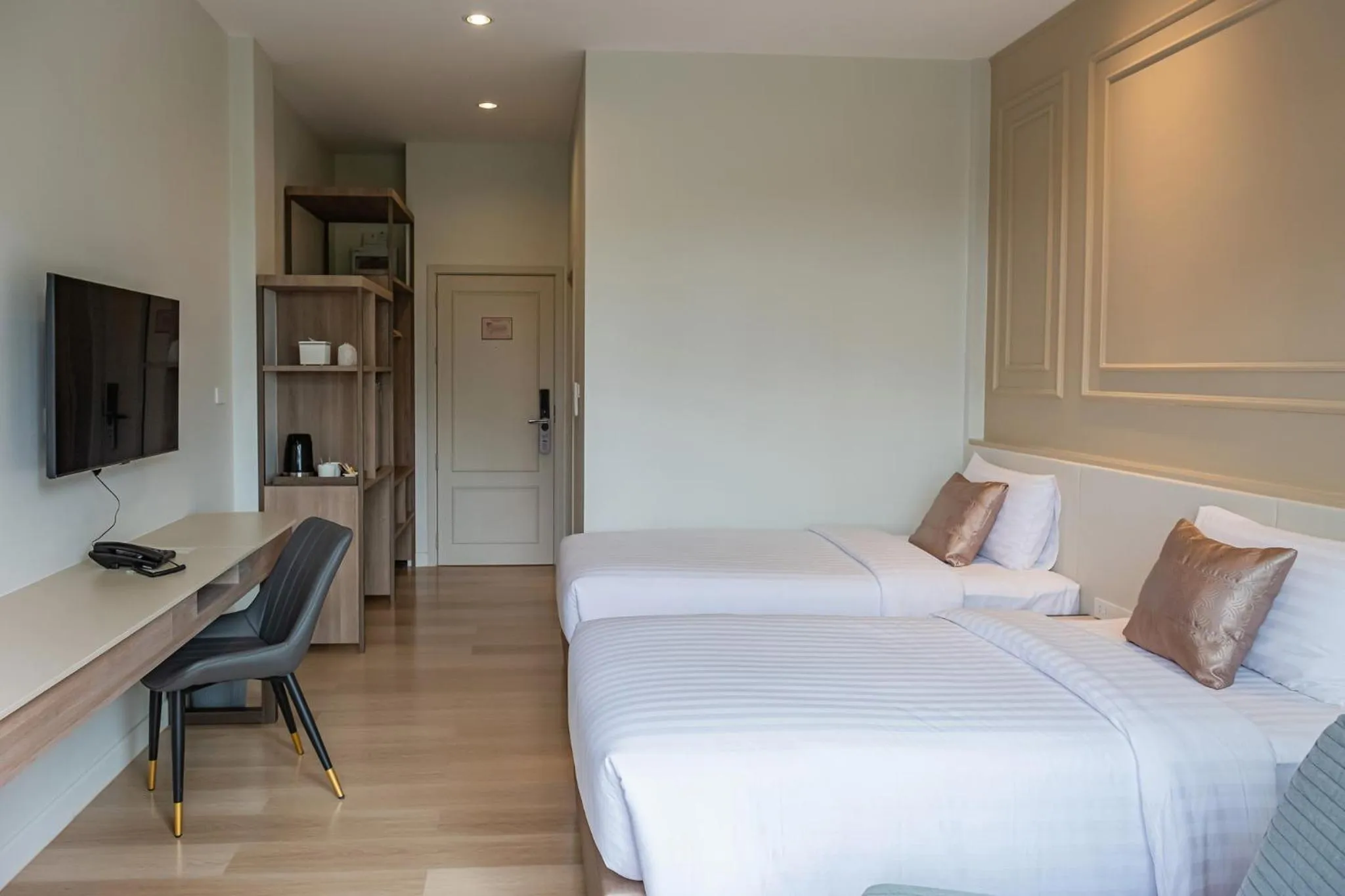 Deluxe Garden Twin in Wellington Hotel Prachuapkhirikhan