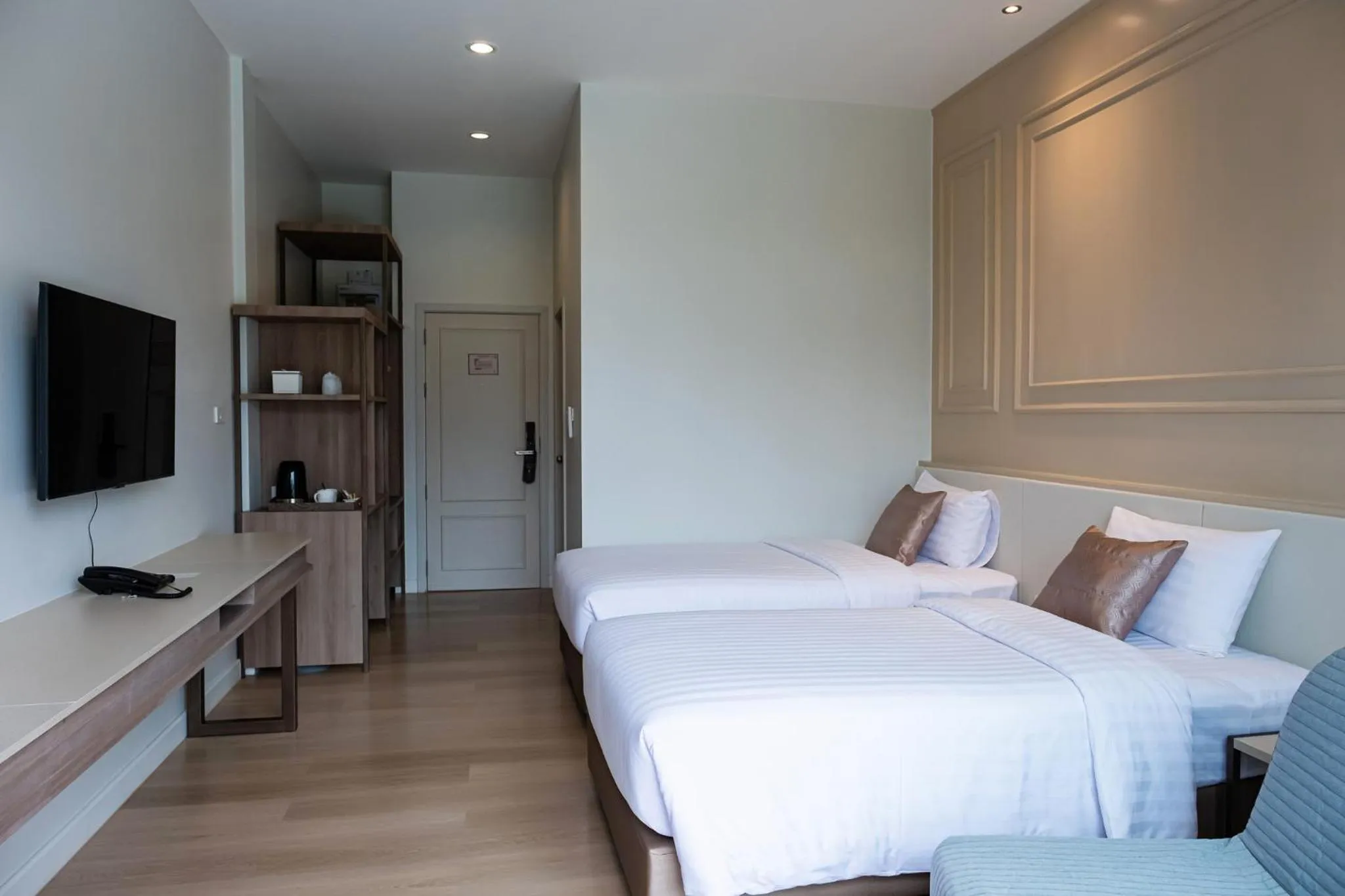 Twin Room with Balcony in Wellington Hotel Prachuapkhirikhan