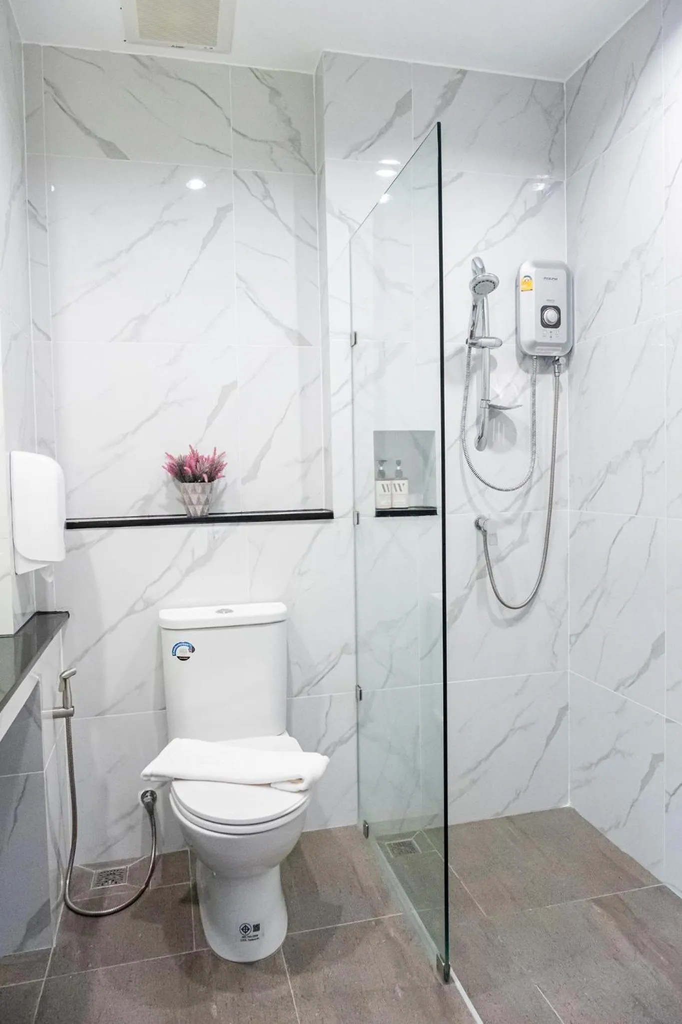 Deluxe Double Room with Balcony in Wellington Hotel Prachuapkhirikhan