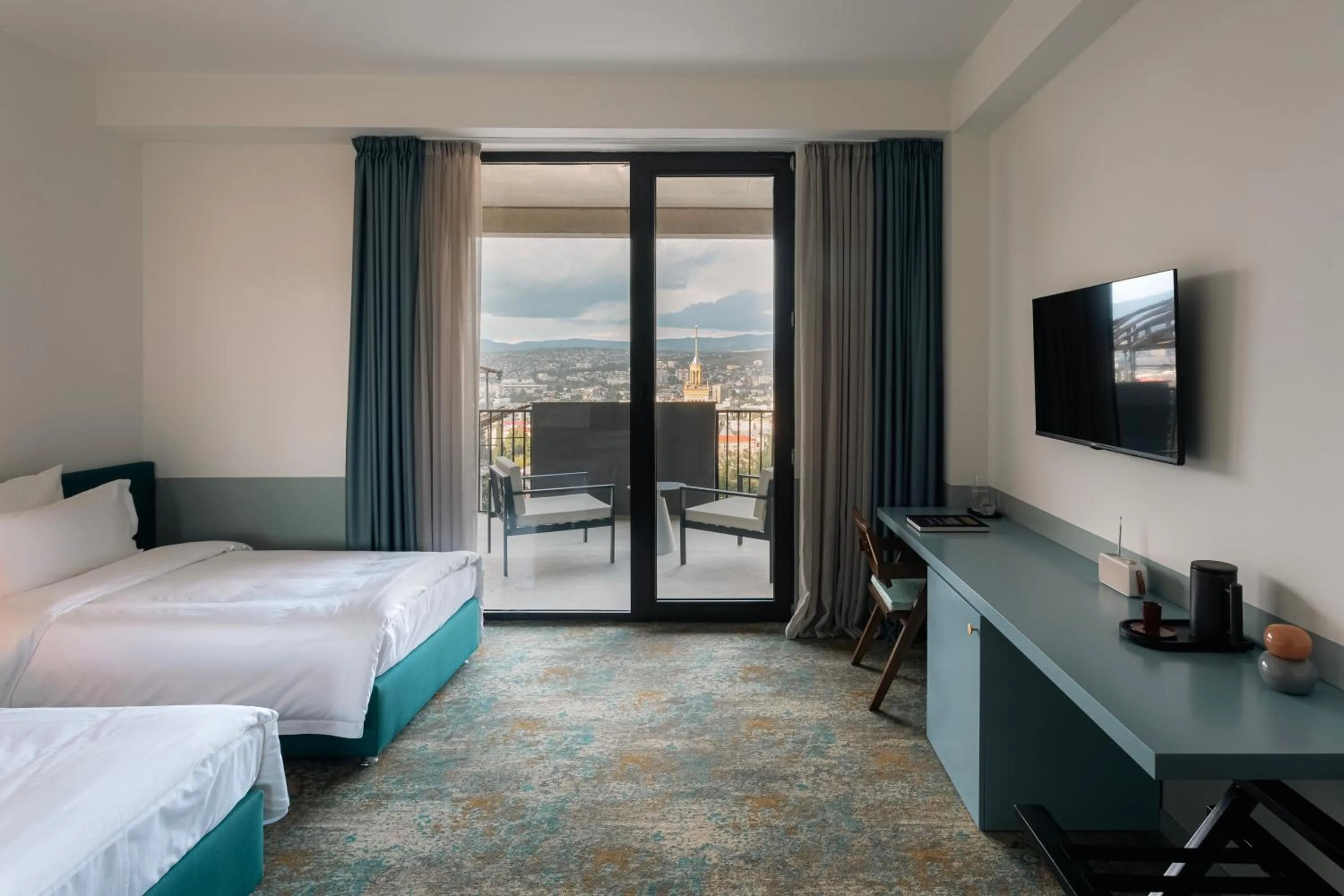 Deluxe Twin Room with City View in Castor & Pollux Hotel