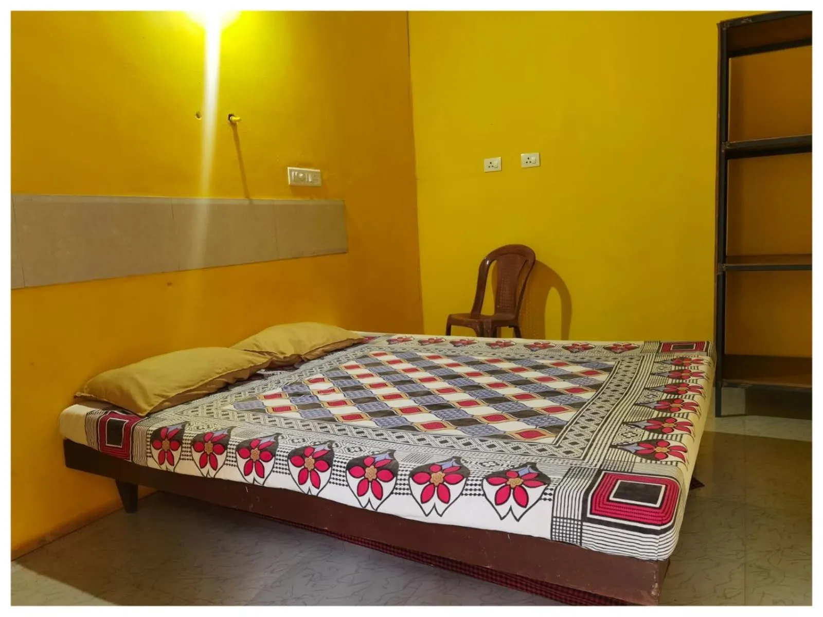 Budget Double Room in SANTA MARIA HOSTEL MUNROE ISLAND