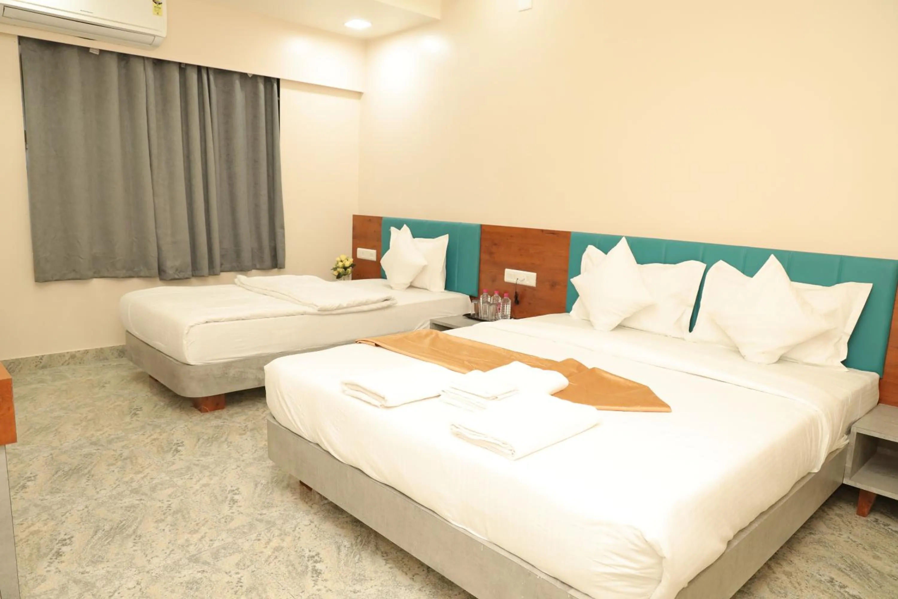 Deluxe Triple Room in Hotel Lord Krishna