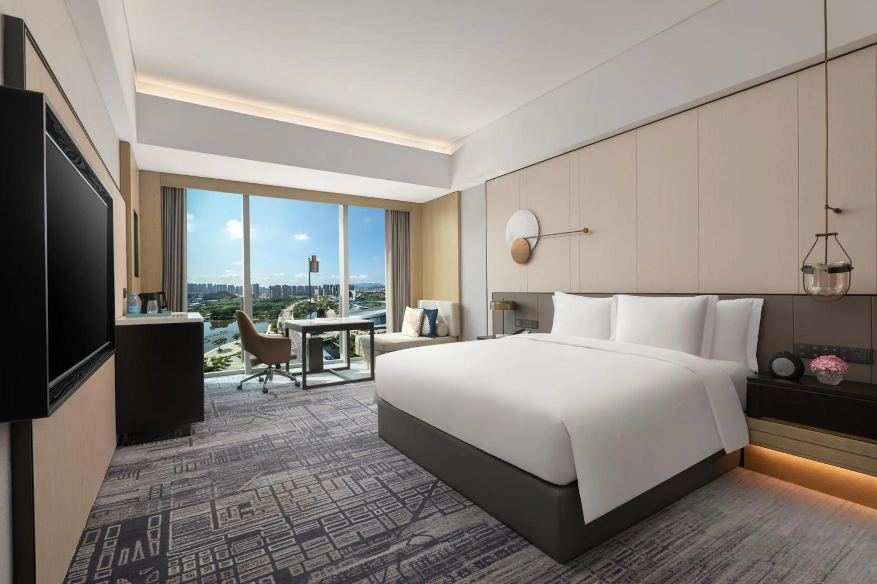 Standard King Room with Lake View in Crowne Plaza Jiangmen Binjiang by IHG