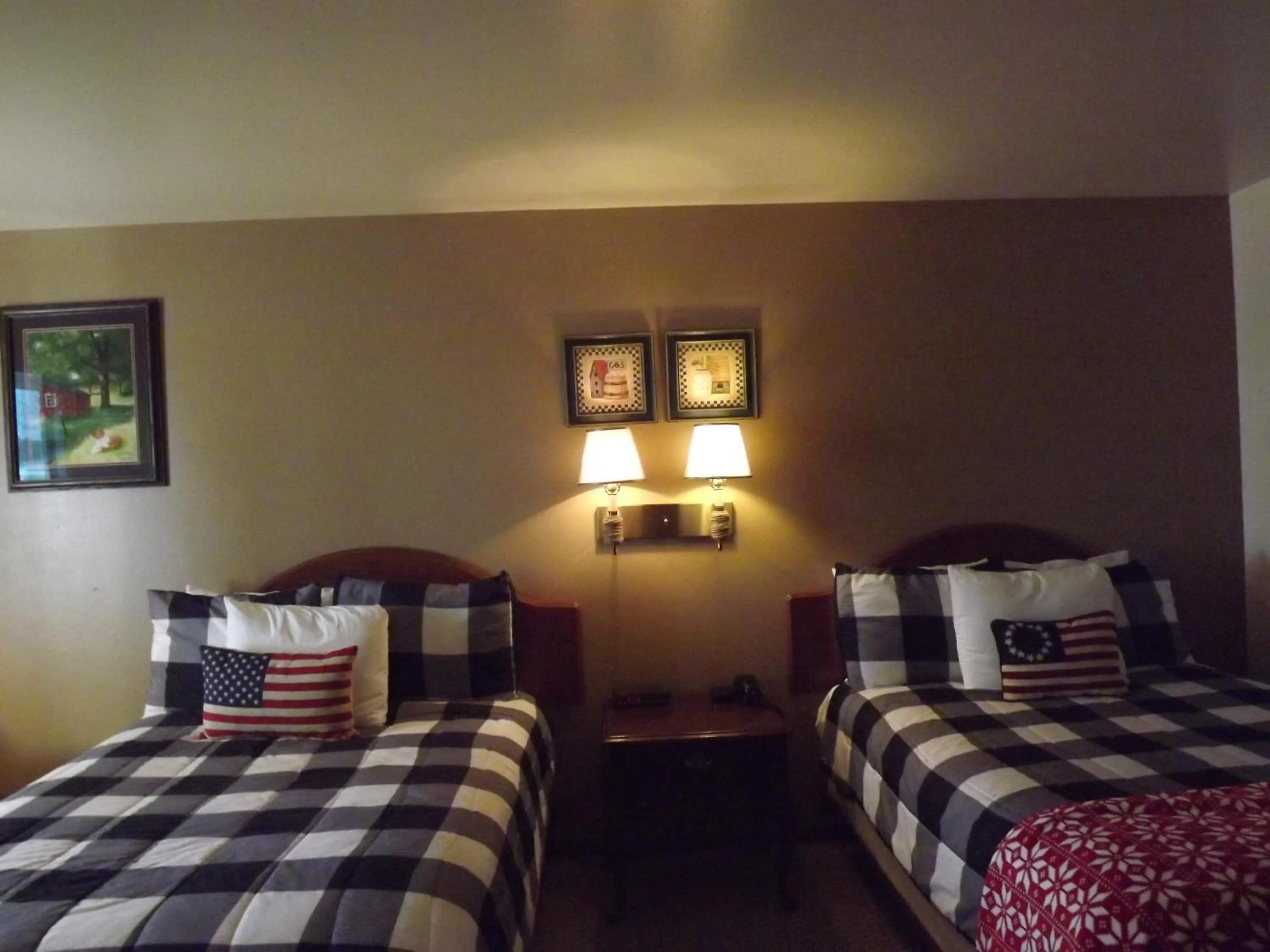 Double Room with 2 Double Beds - Disability Accessible  in Crest Country Inn