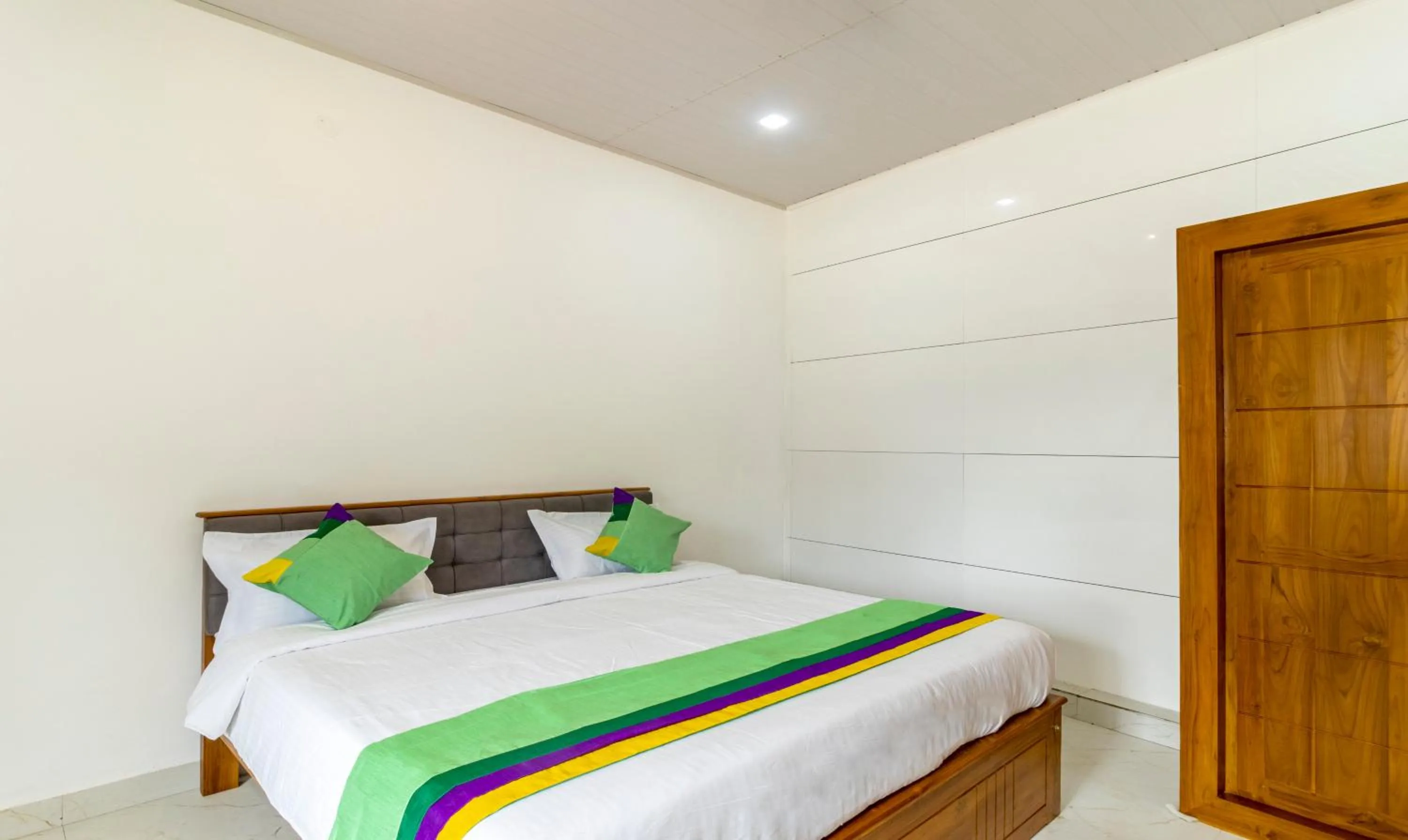 Standard Room With King Bed in Treebo The Rove