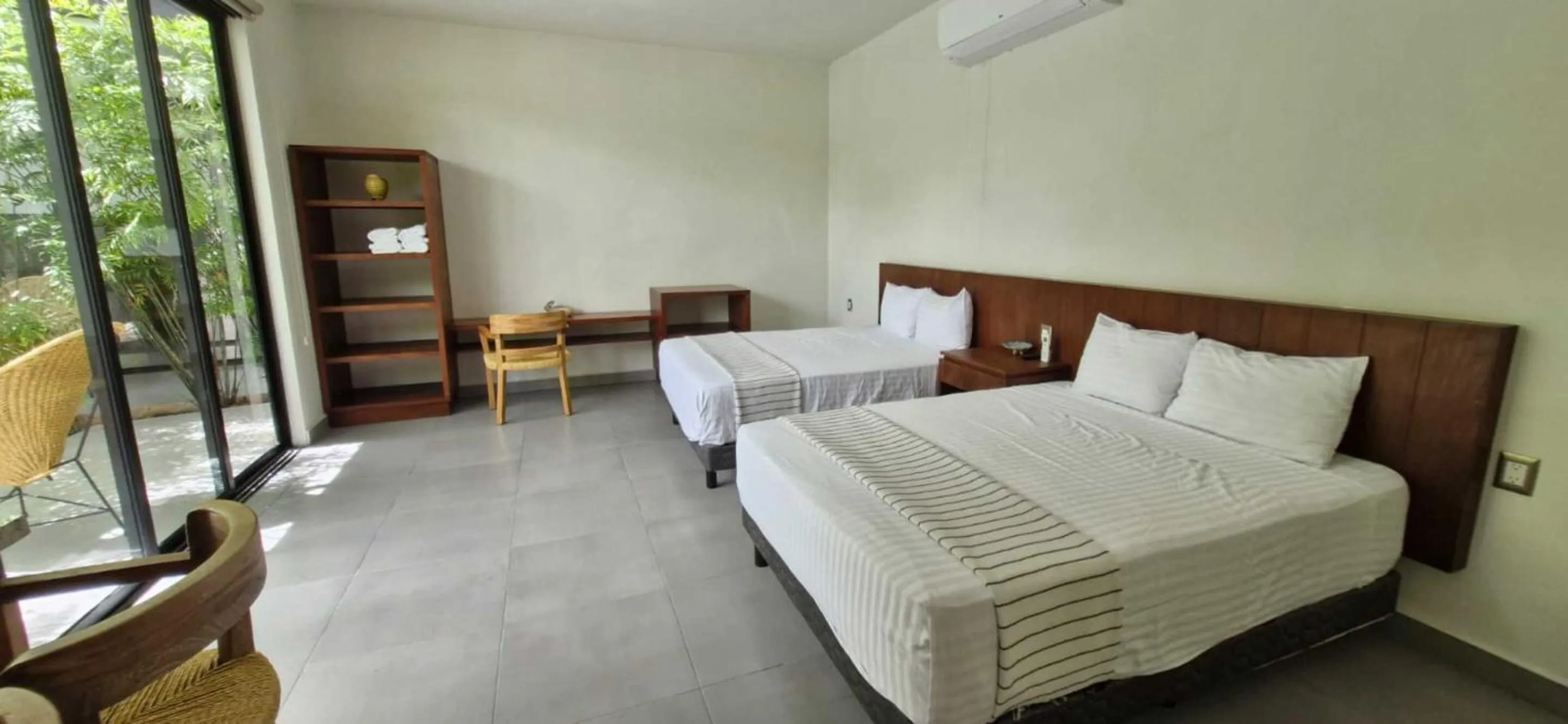 Twin Room with Pool View in Deluxe Apartments Azure