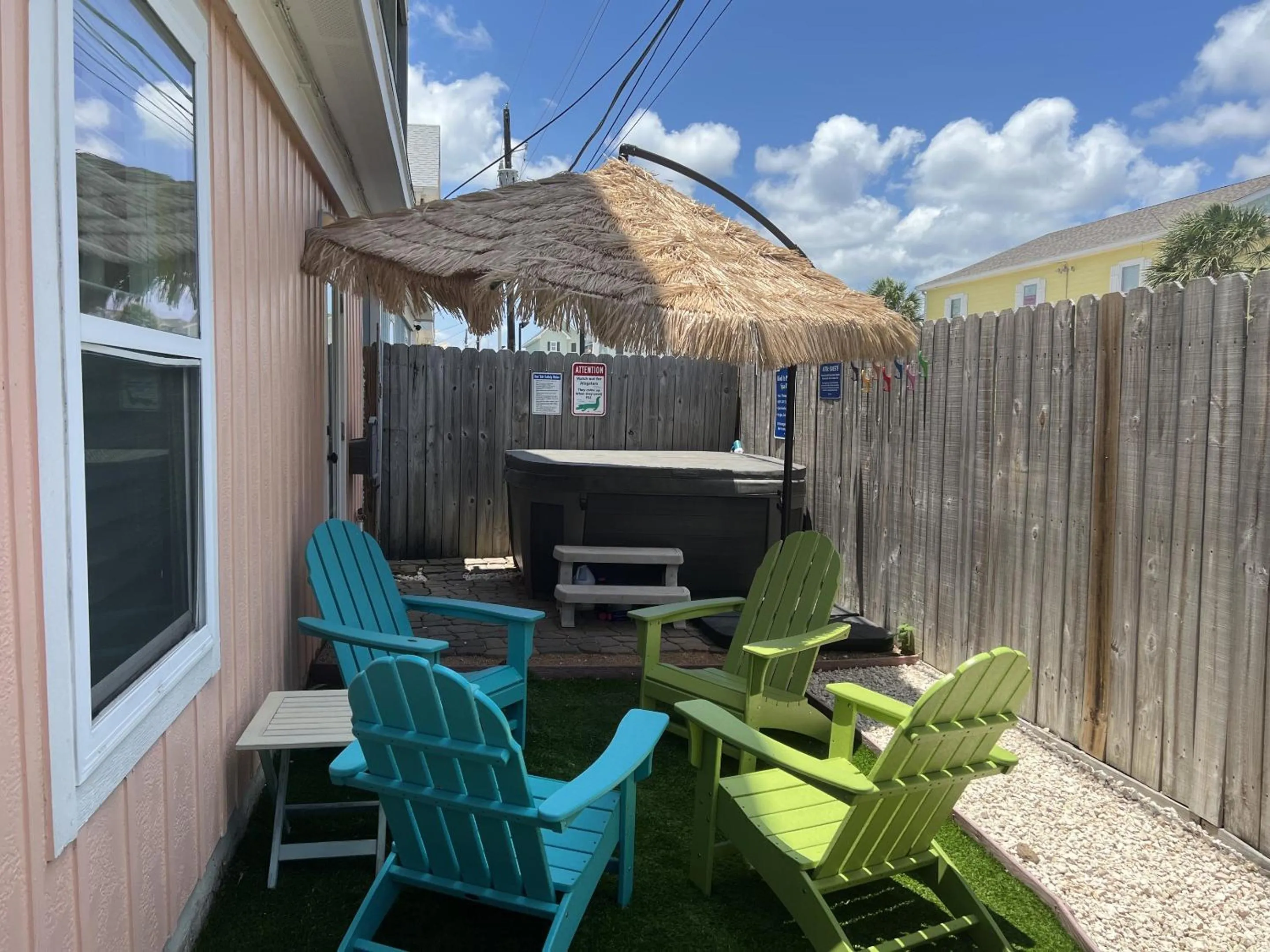 Four-Bedroom House in Bird in Paradise