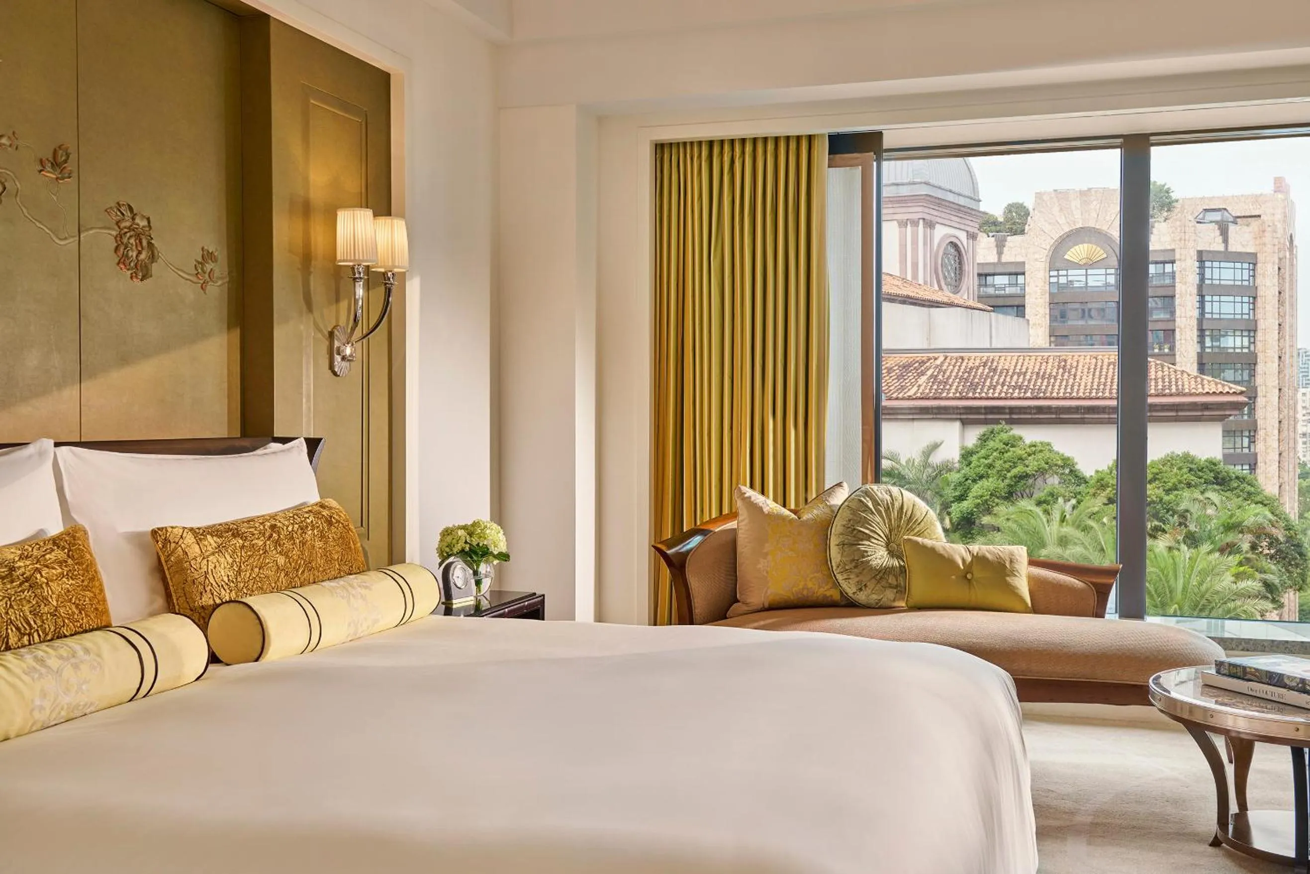 Deluxe King Room in Mandarin Oriental, Taipei