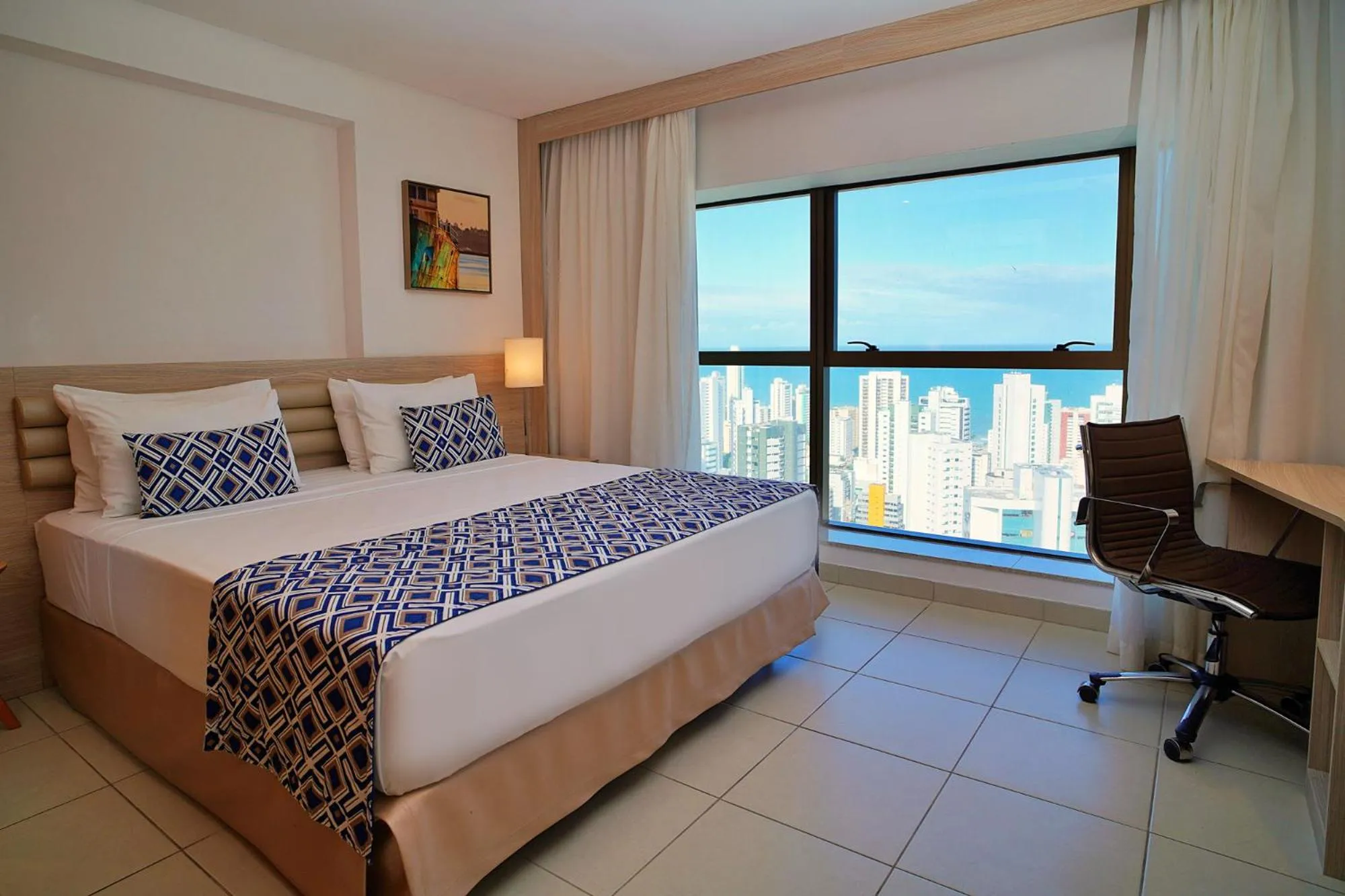 Deluxe Suite with Sea View in Beach Class Convention By MAI