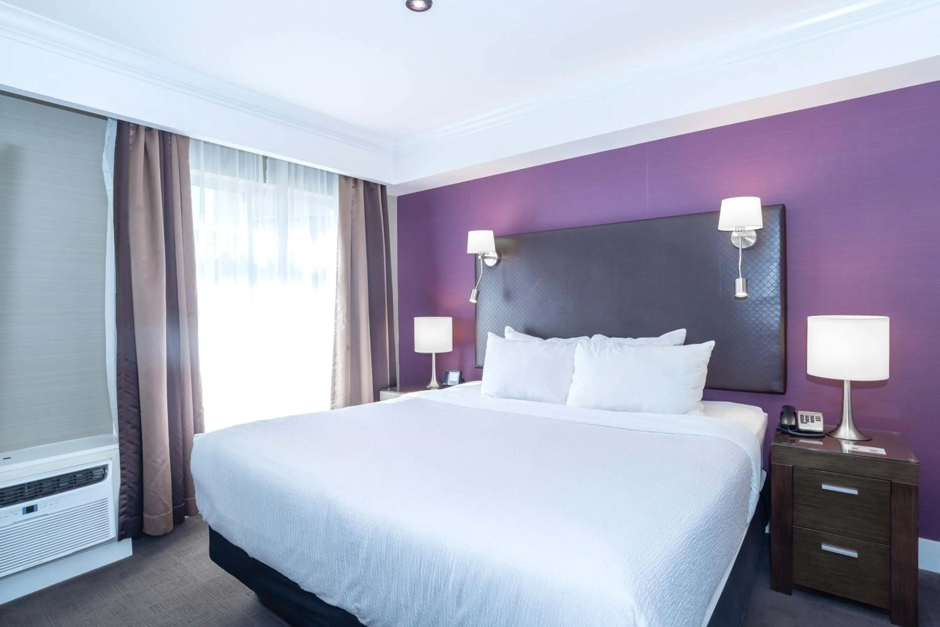 Standard Suite, 1 King Bed, Kitchen, Park View in Sandman Signature Kamloops Hotel