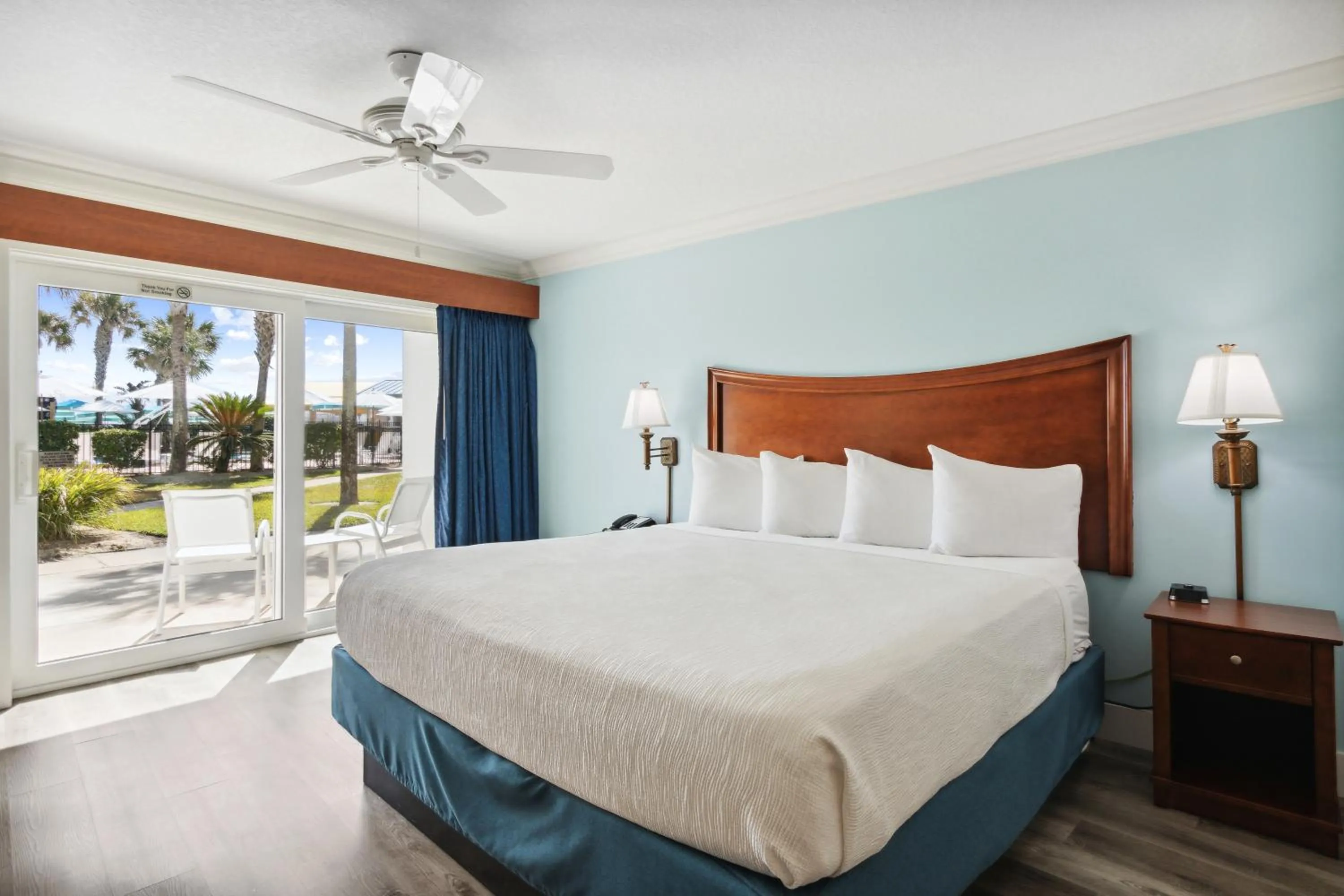 First Floor - King Room in Seahorse Oceanfront Inn