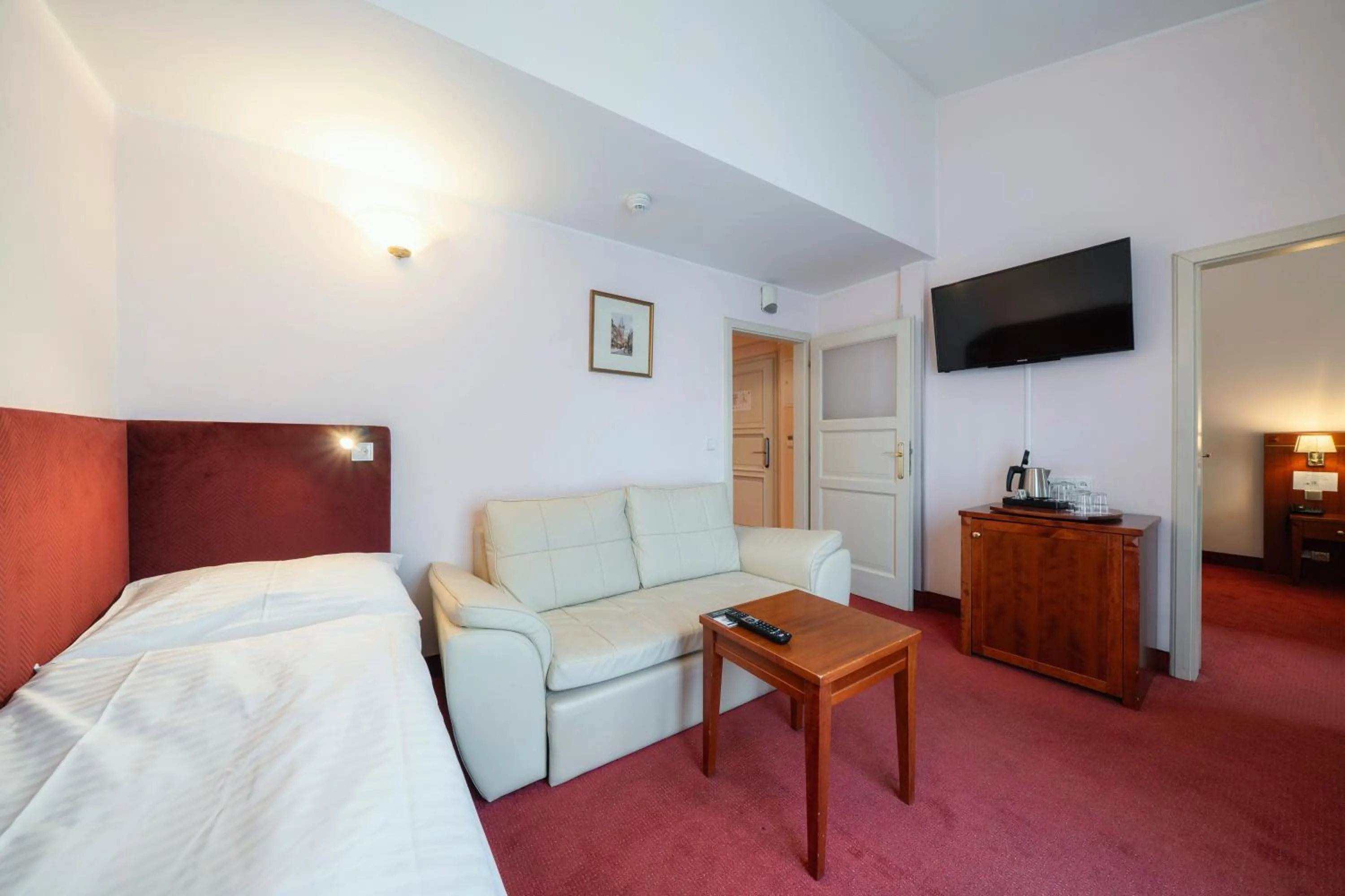 Deluxe Suite with Balcony in Hotel Raffaello Prague