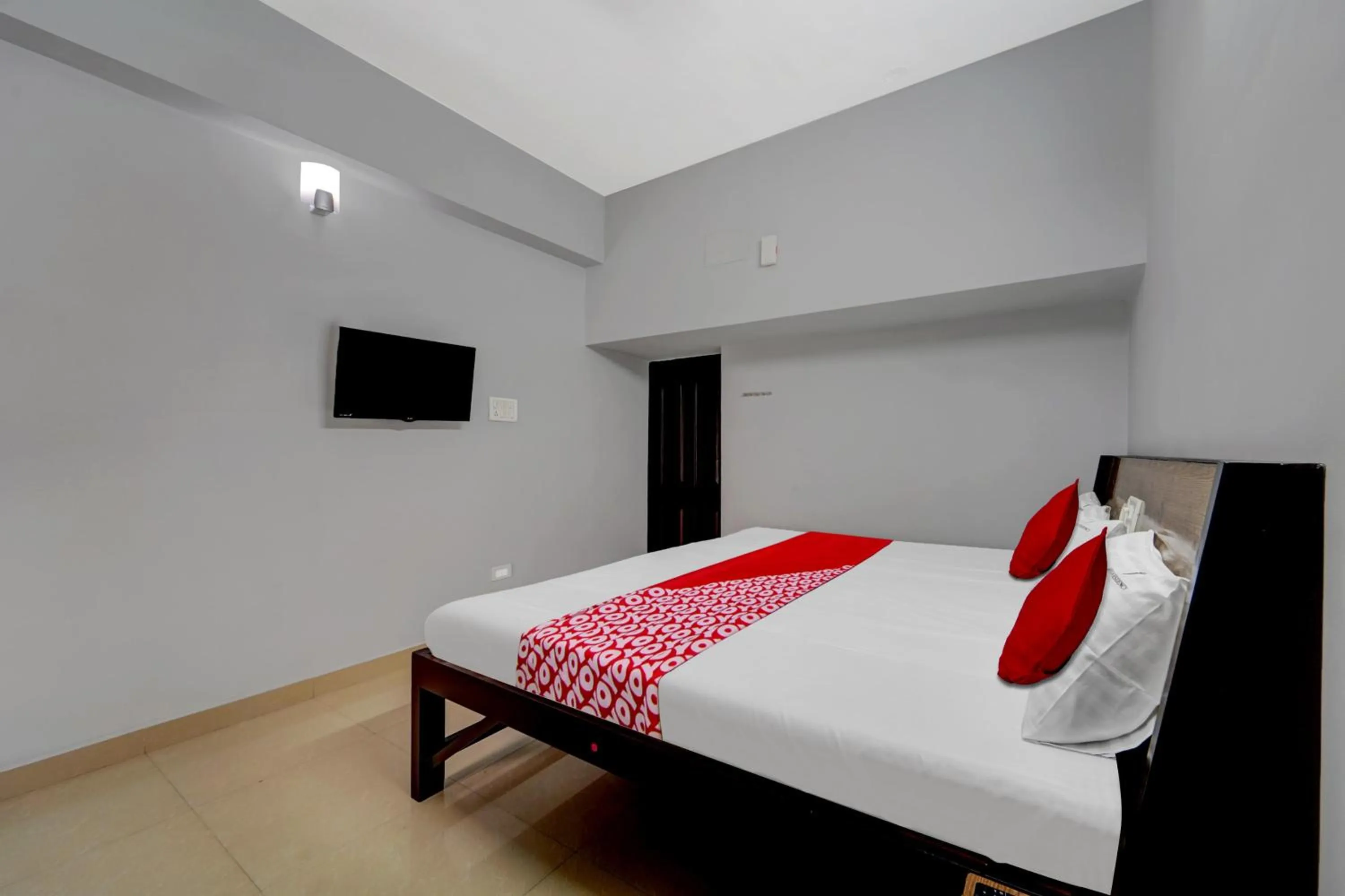 Classic Triple Room - single occupancy in Hotel O Elite Residency