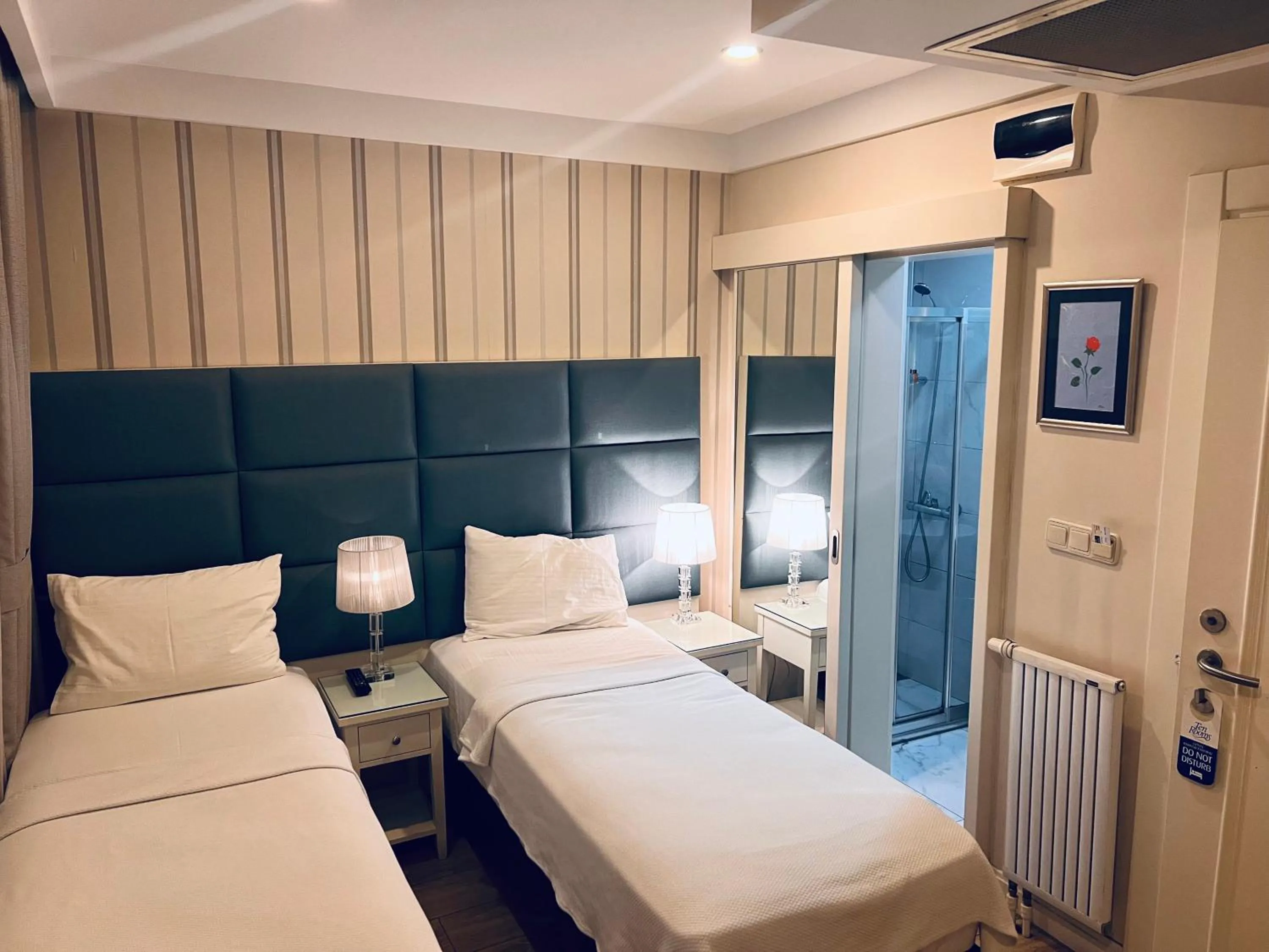 Economy Double or Twin Room - Lobby Floor in Ten Rooms Istanbul Hotel