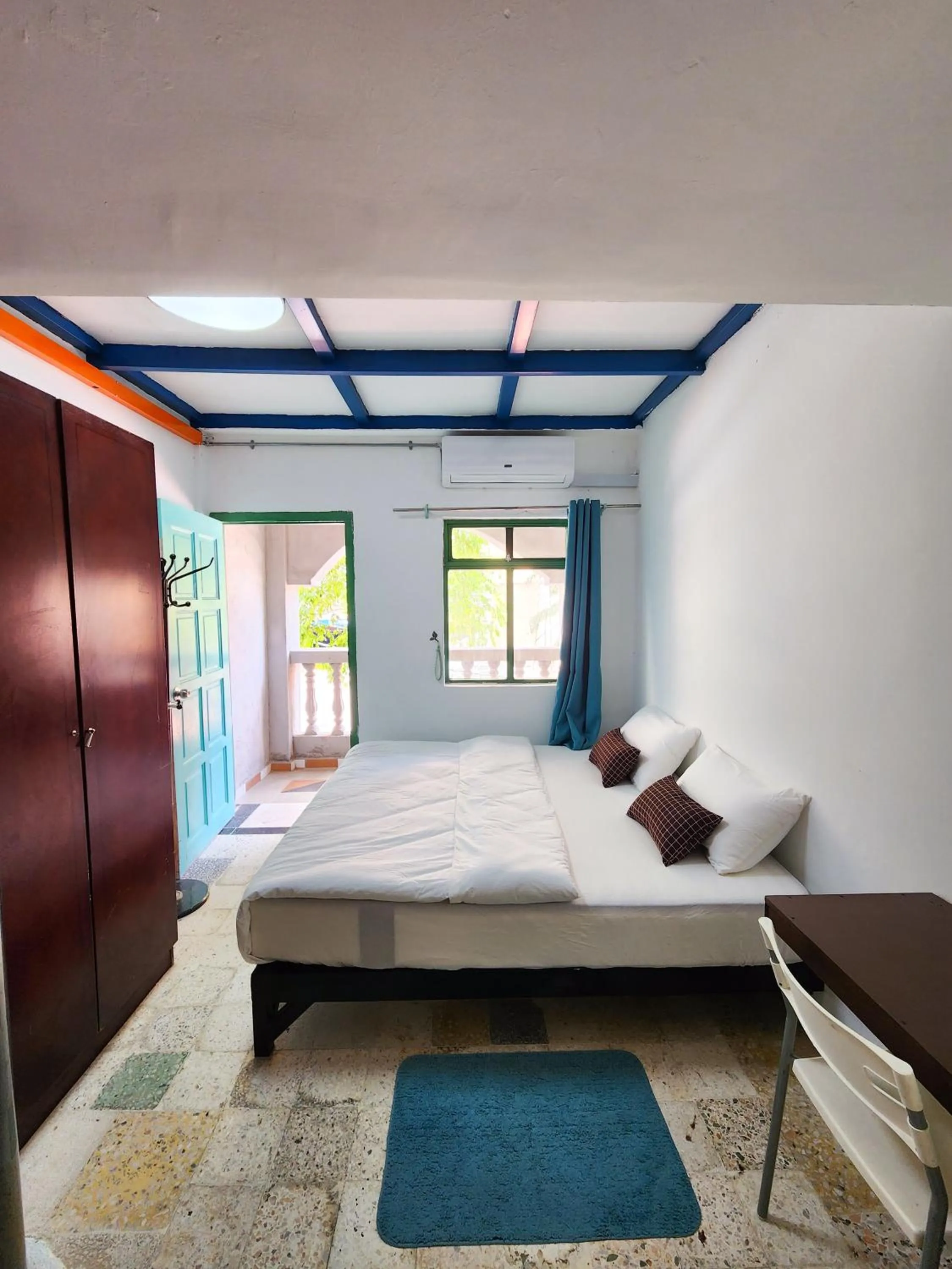 Deluxe Double Room with Balcony in Bestow Boutique Hotel